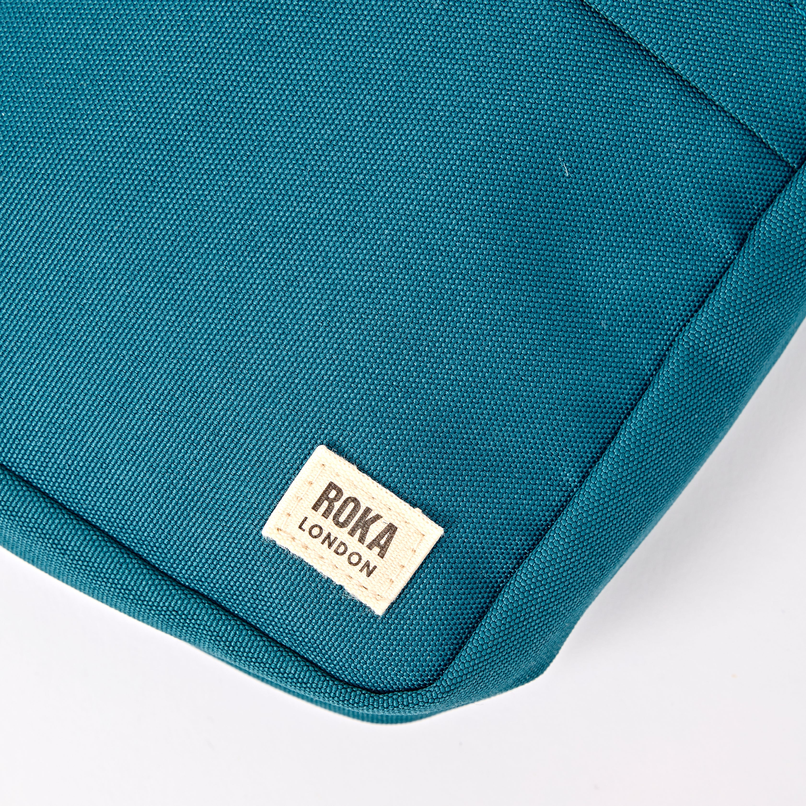 ROKA London - Bond S crossbody-väska med ficka #Färg_Deep_Teal