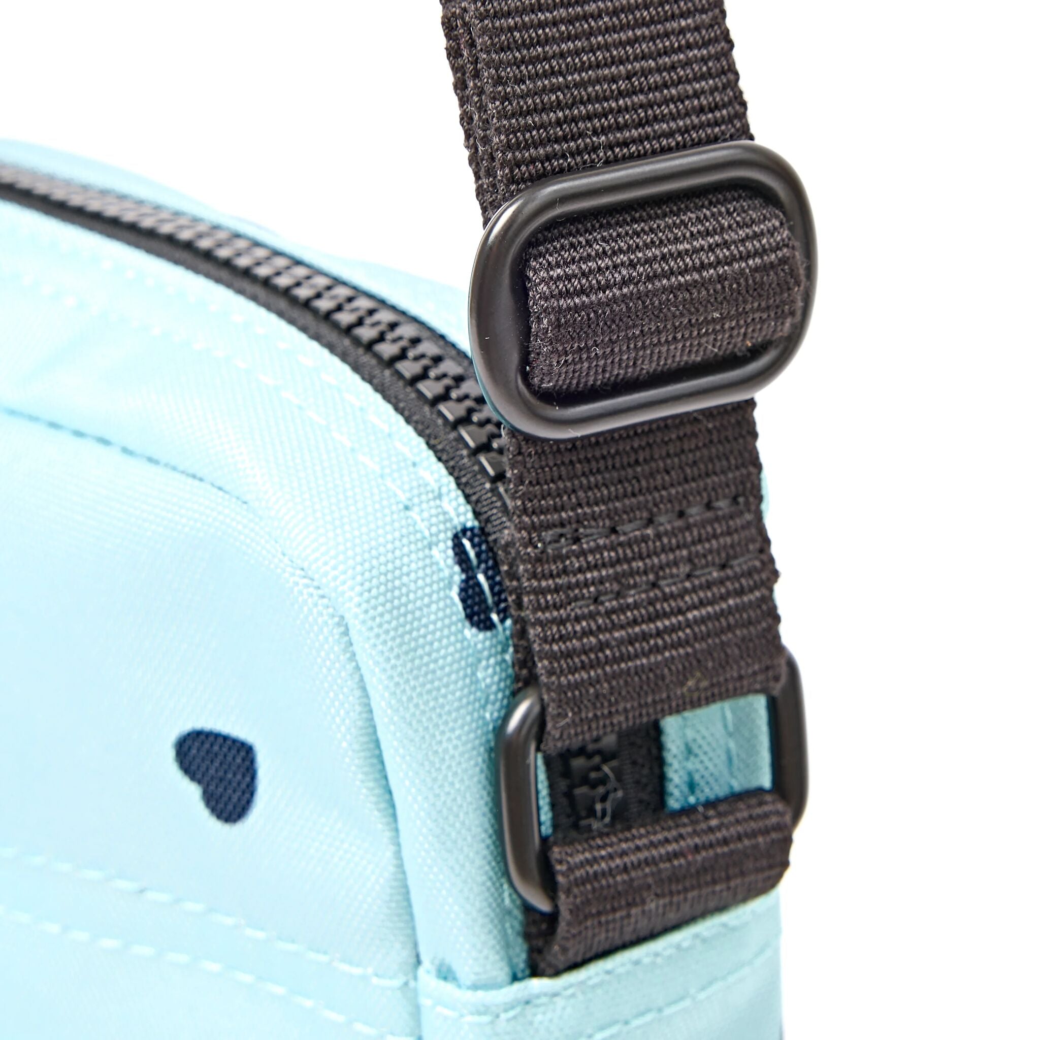 ROKA London - Bond S crossbody-väska med ficka #Färg_Heart_Print