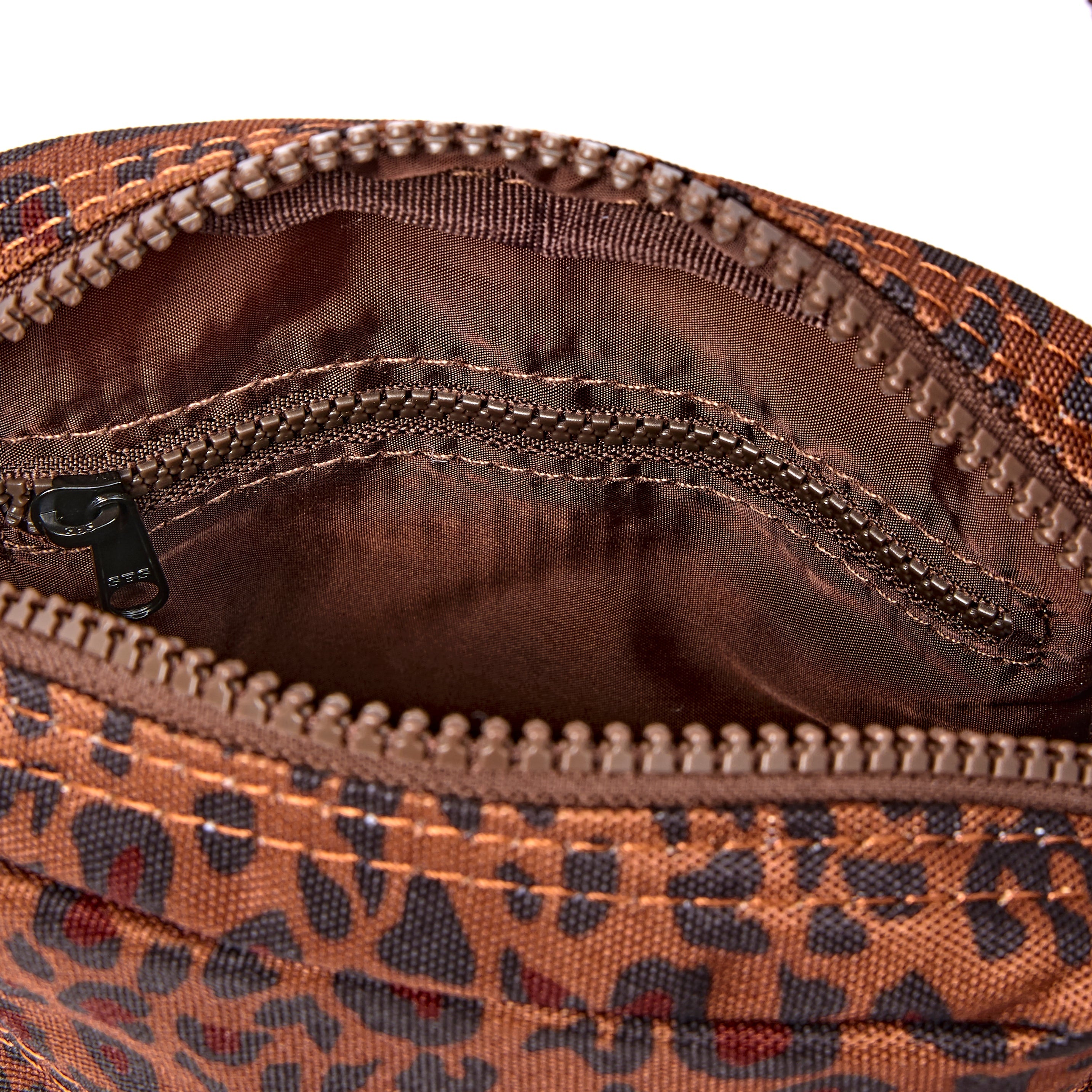 ROKA London - Bond S crossbody-väska med ficka #Färg_Mini_Leopard
