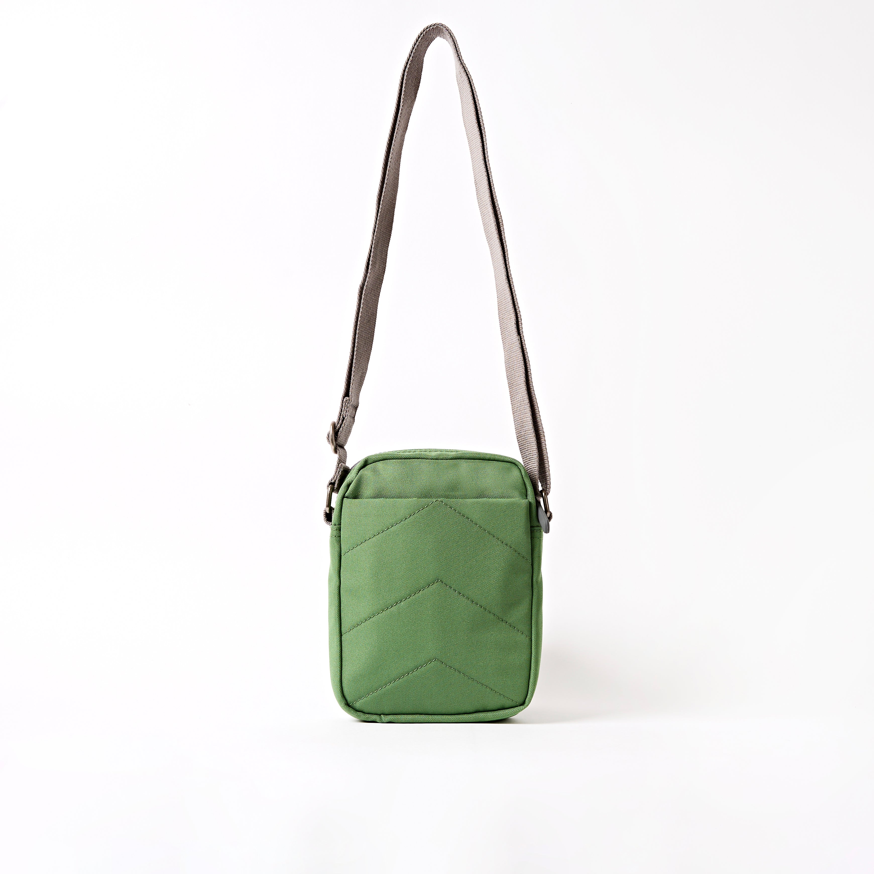 ROKA London - Bond S crossbody-väska med ficka #Färg_Artichoke