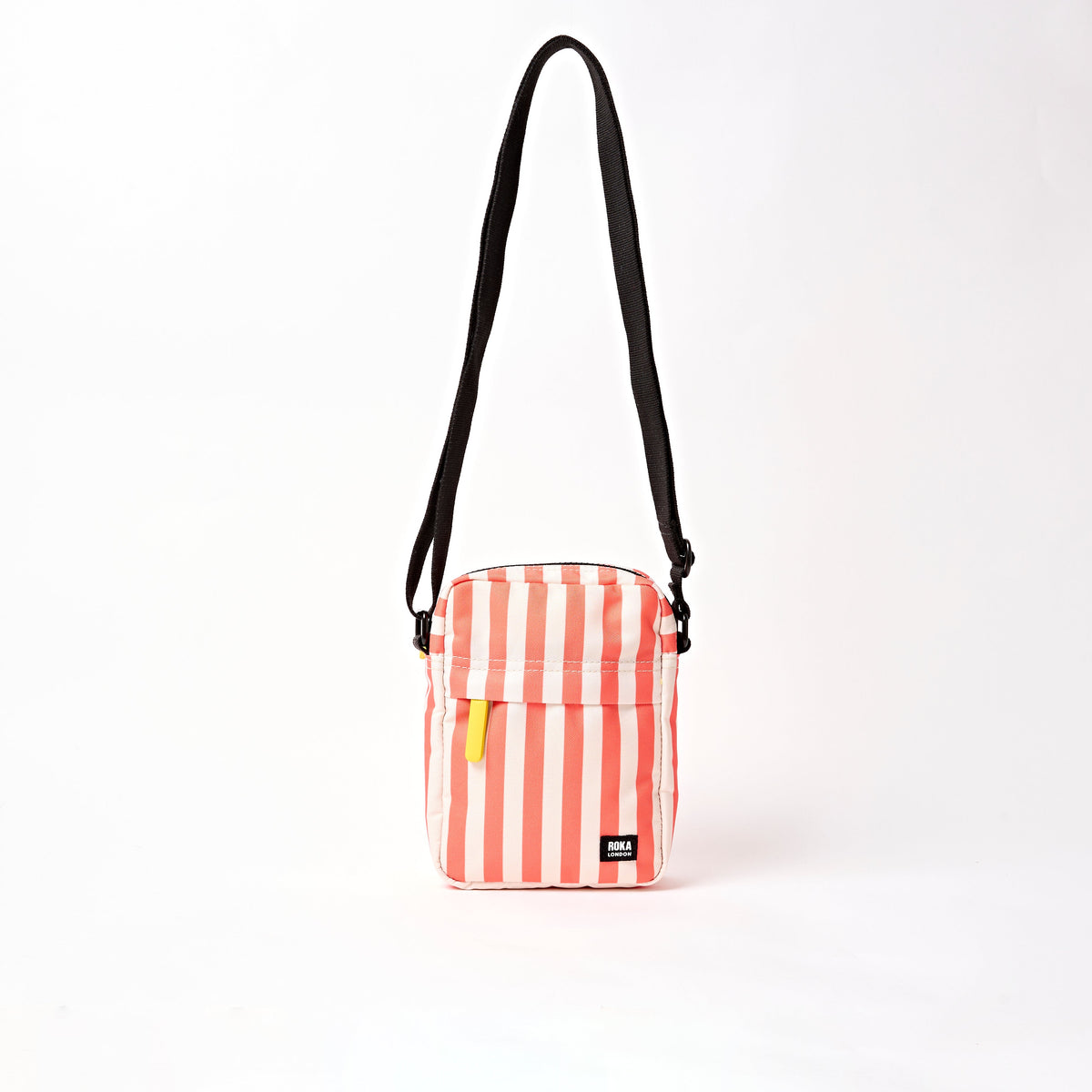 ROKA London - Bond S crossbody-väska med ficka #Färg_Coral_Stripe