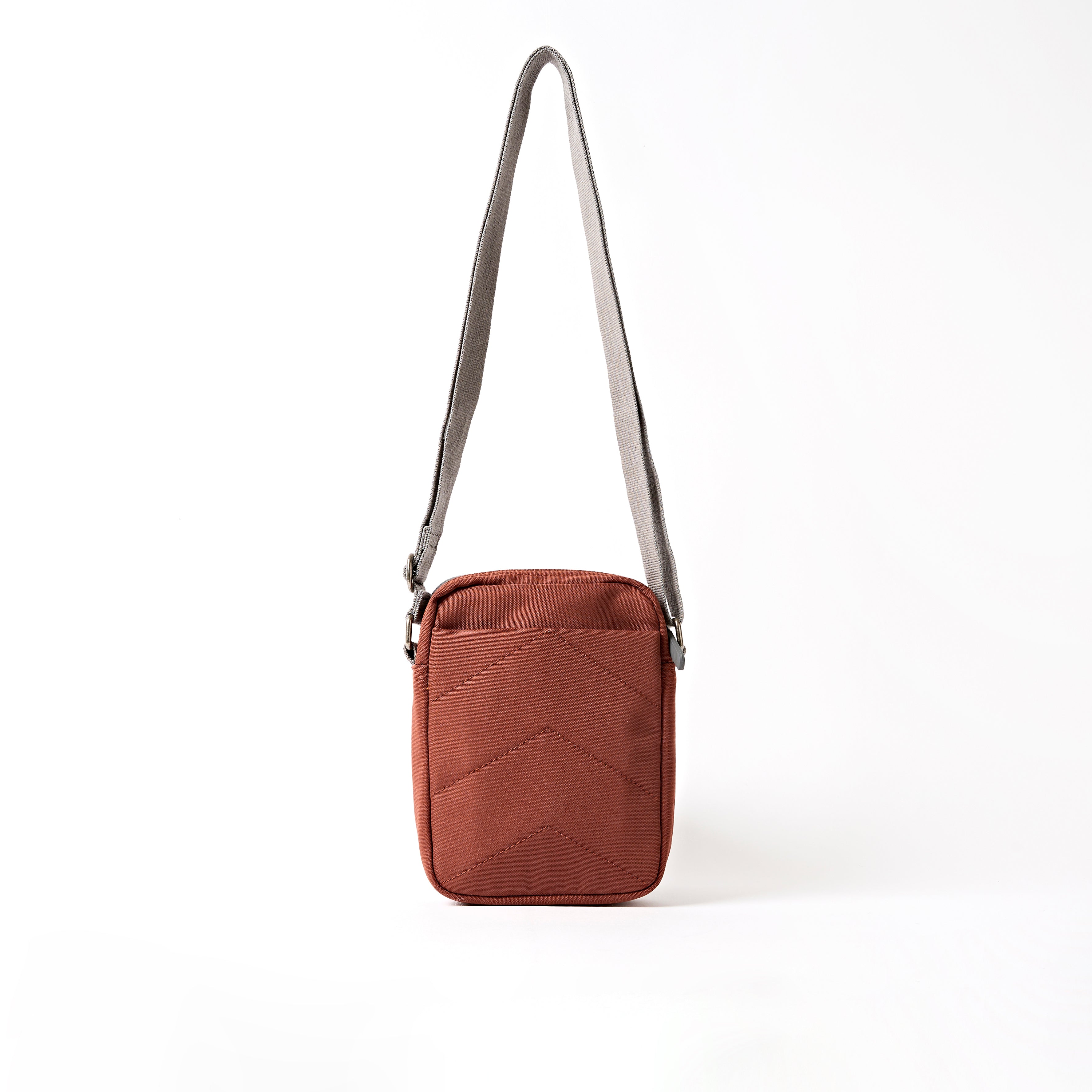 ROKA London - Bond S crossbody-väska med ficka #Färg_Henna