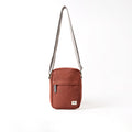 ROKA London - Bond S crossbody-väska med ficka #Färg_Henna