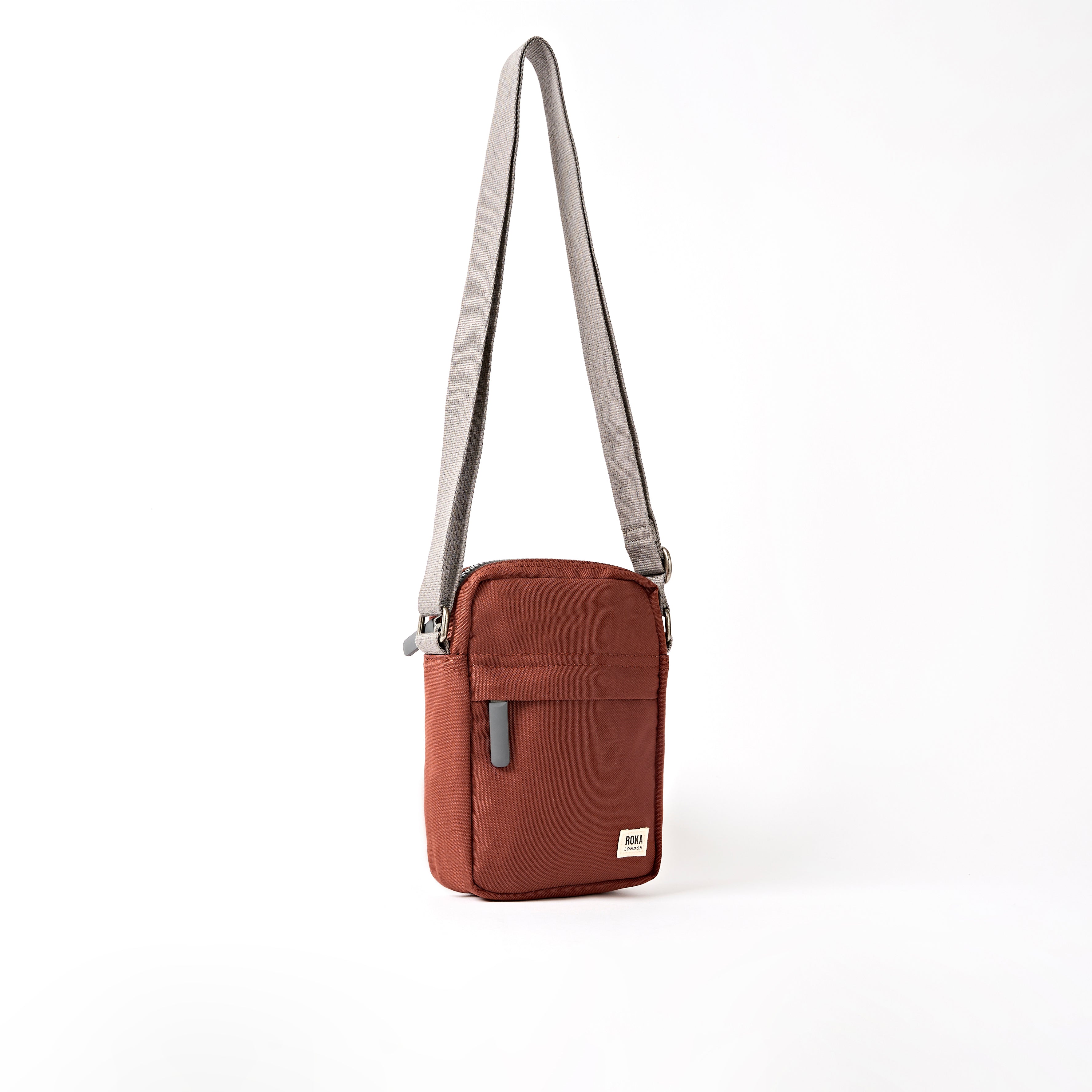 ROKA London - Bond S crossbody-väska med ficka #Färg_Henna