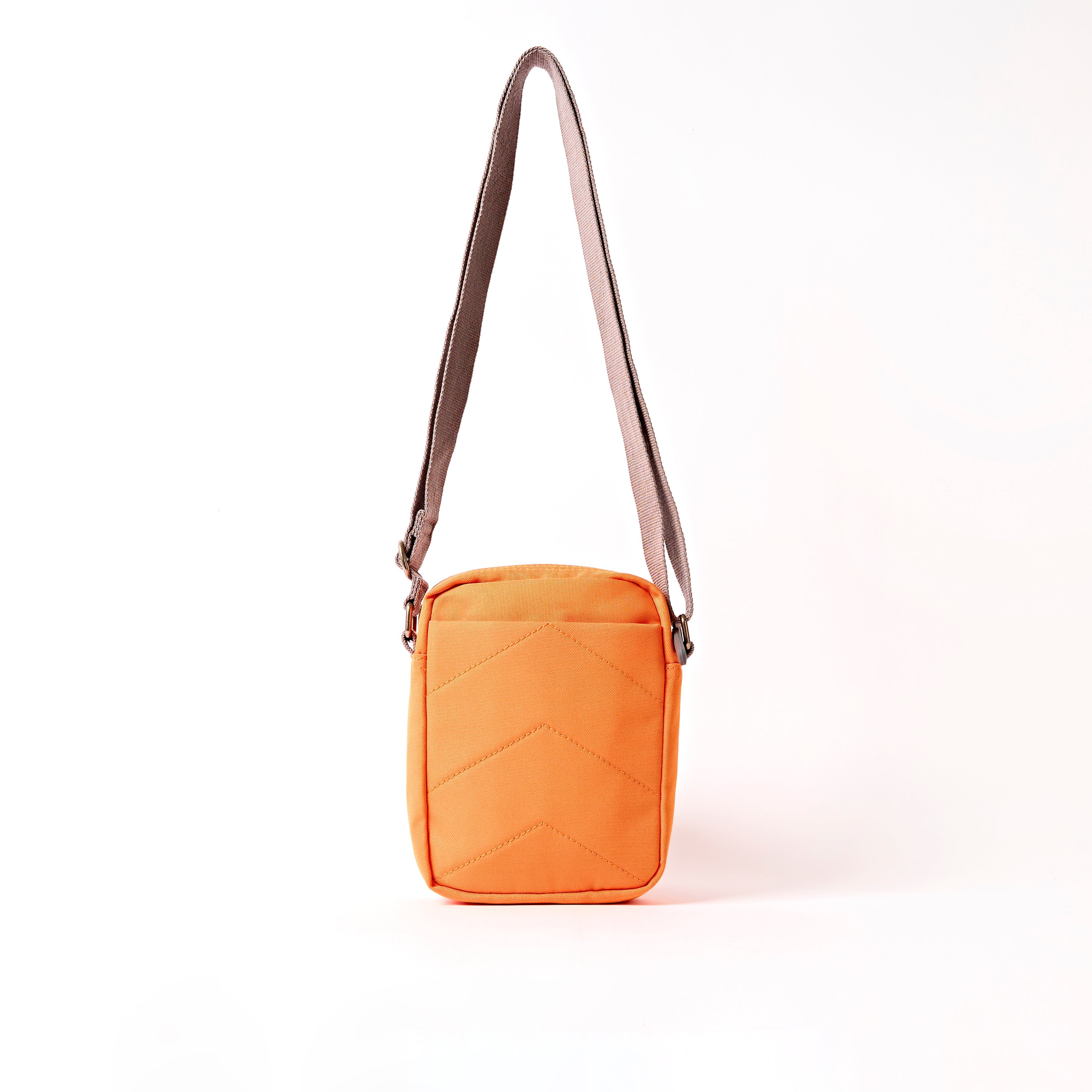 ROKA London - Bond S crossbody-väska med ficka #Färg_Jaffa_Orange