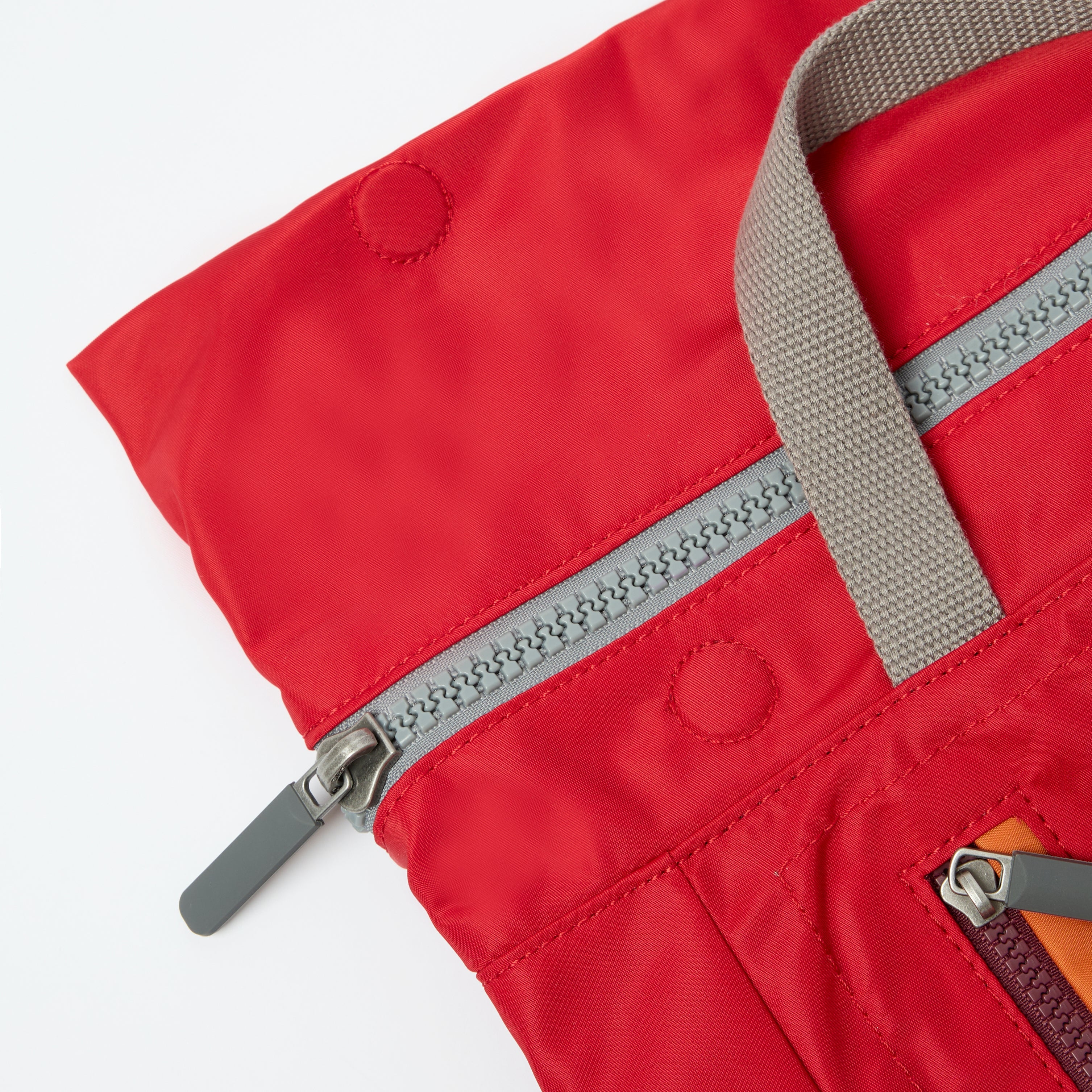 ROKA London - Camden M J-ryggsäck #Färg_Cranberry_Stripe