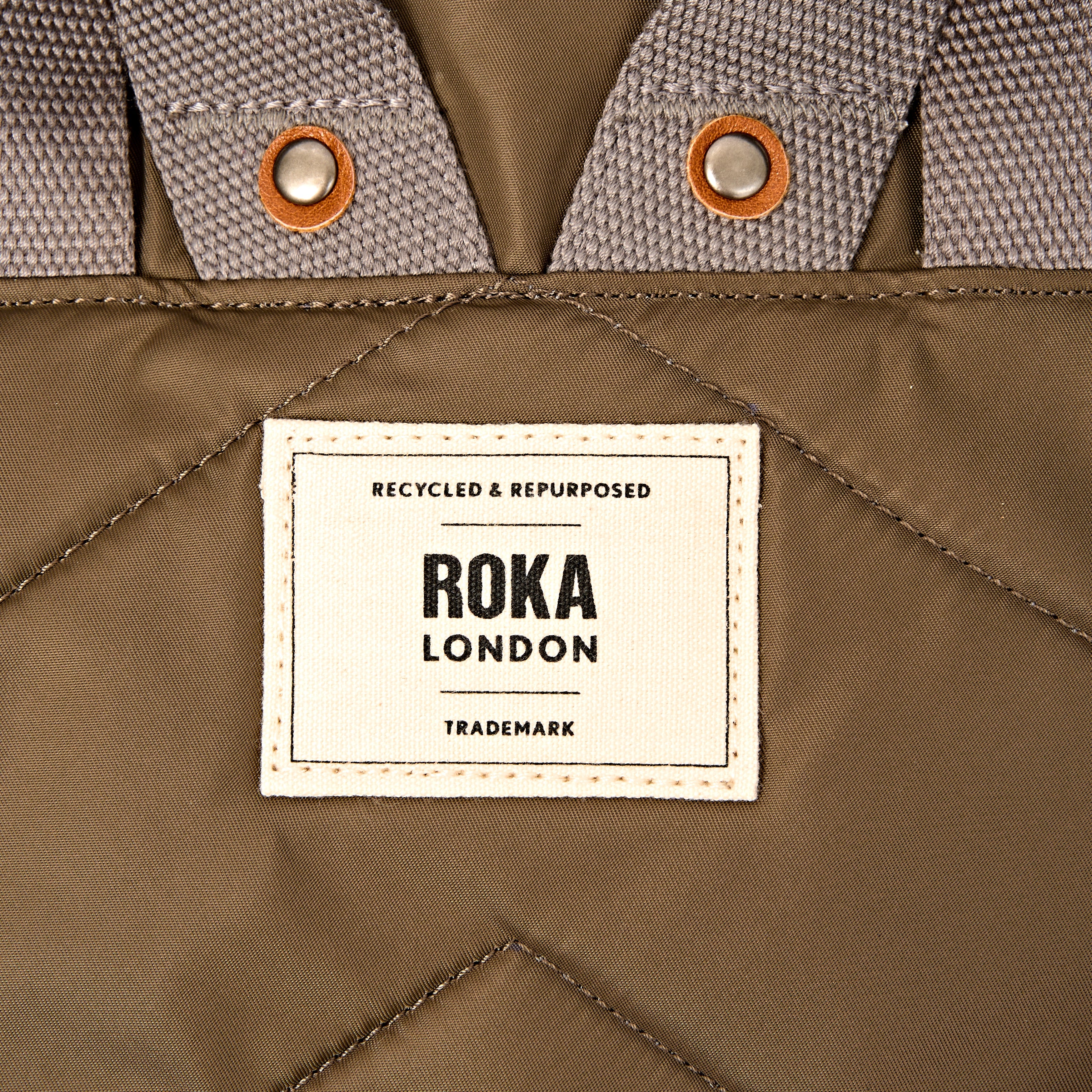 ROKA London - Canfield M rolltop-ryggsäck #Färg_Army