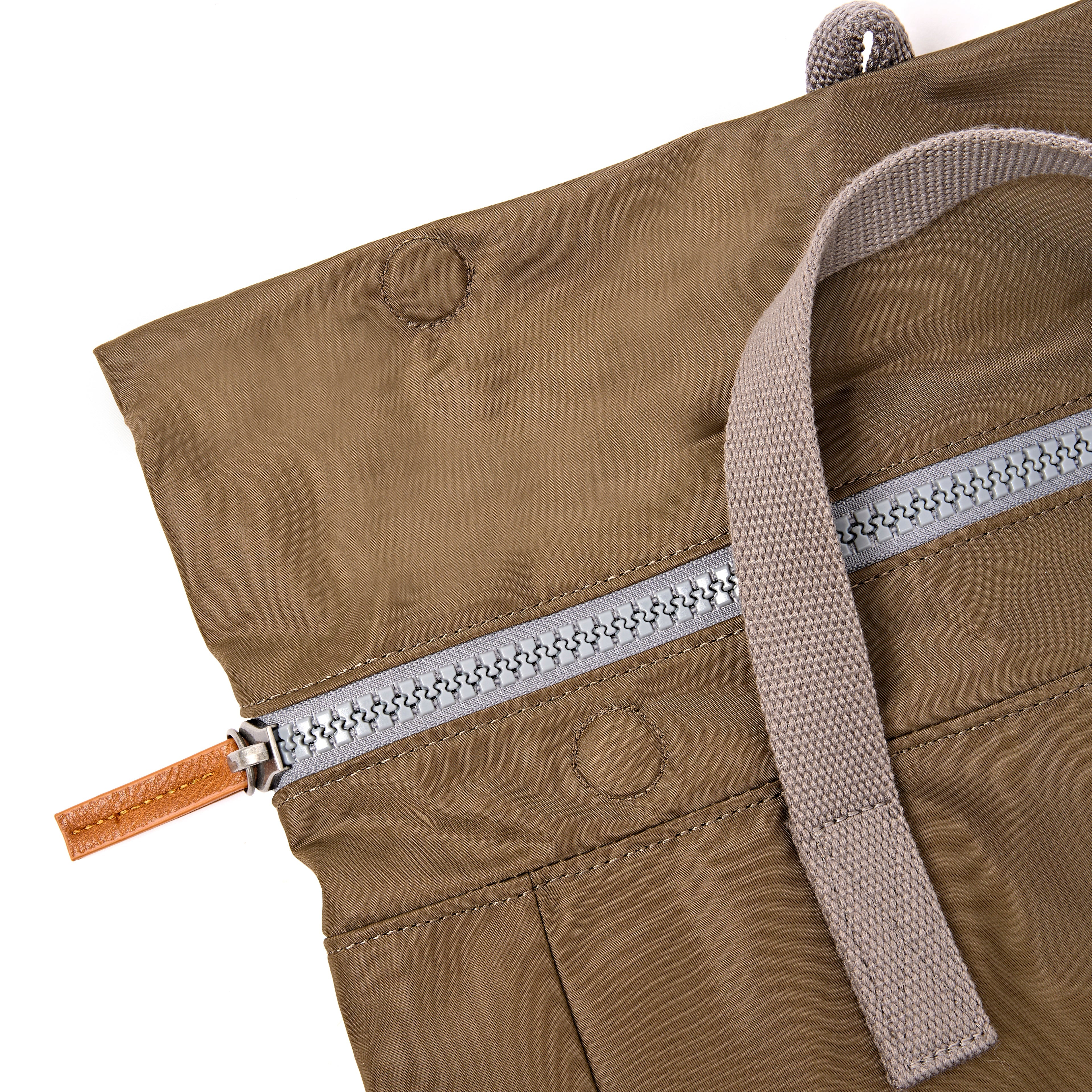 ROKA London - Canfield M rolltop-ryggsäck #Färg_Army
