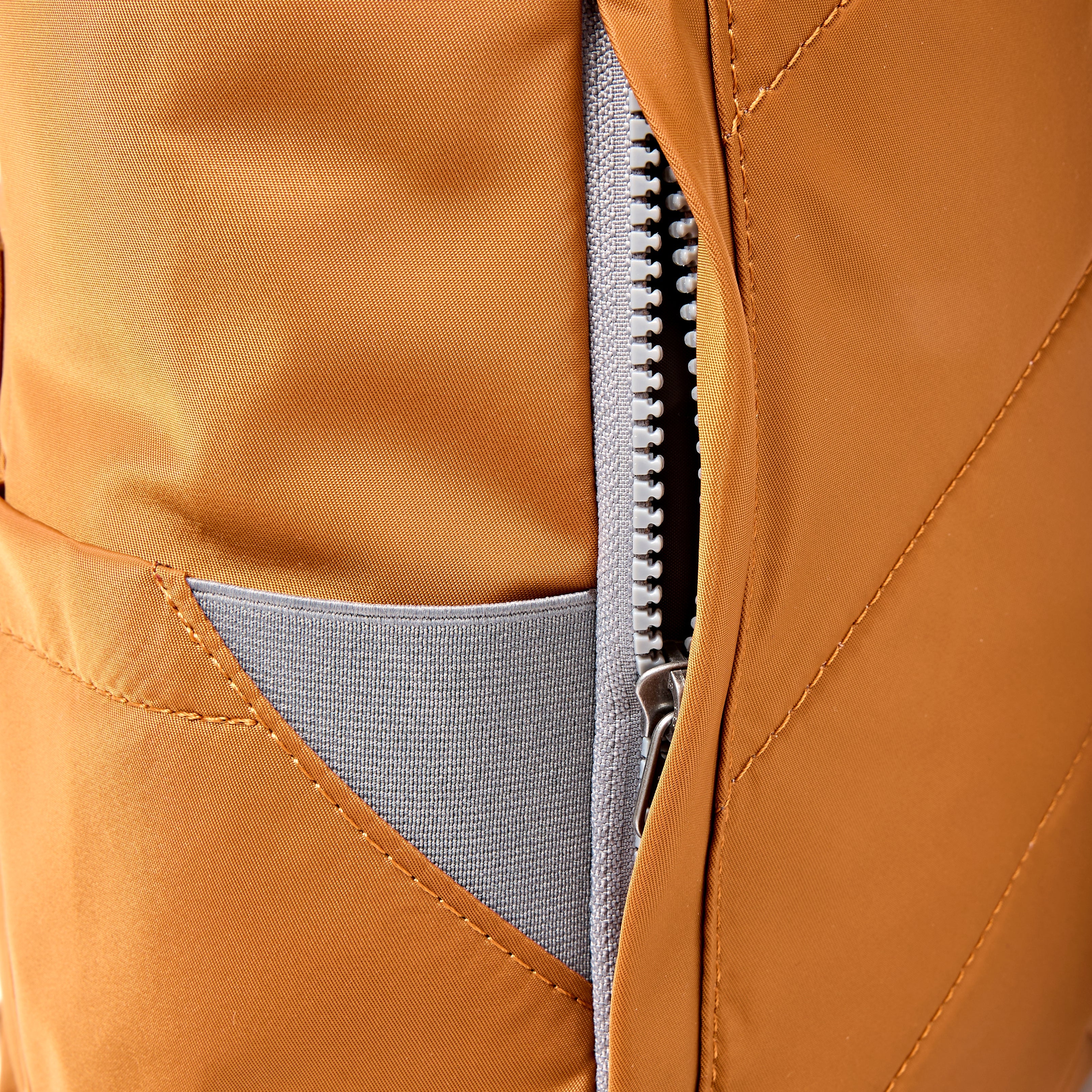 ROKA London - Canfield M rolltop-ryggsäck #Färg_Biscuit