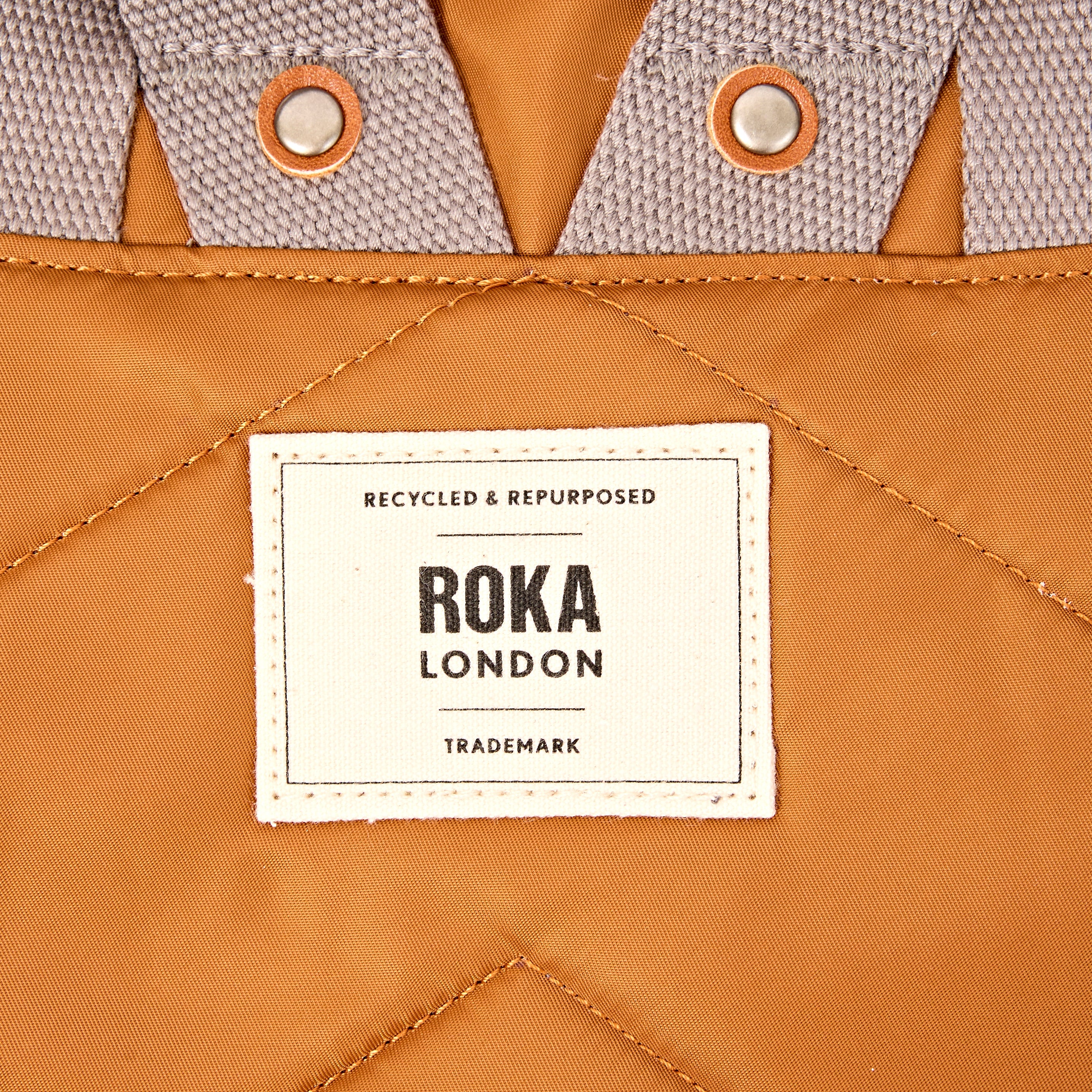 ROKA London - Canfield M rolltop-ryggsäck #Färg_Biscuit
