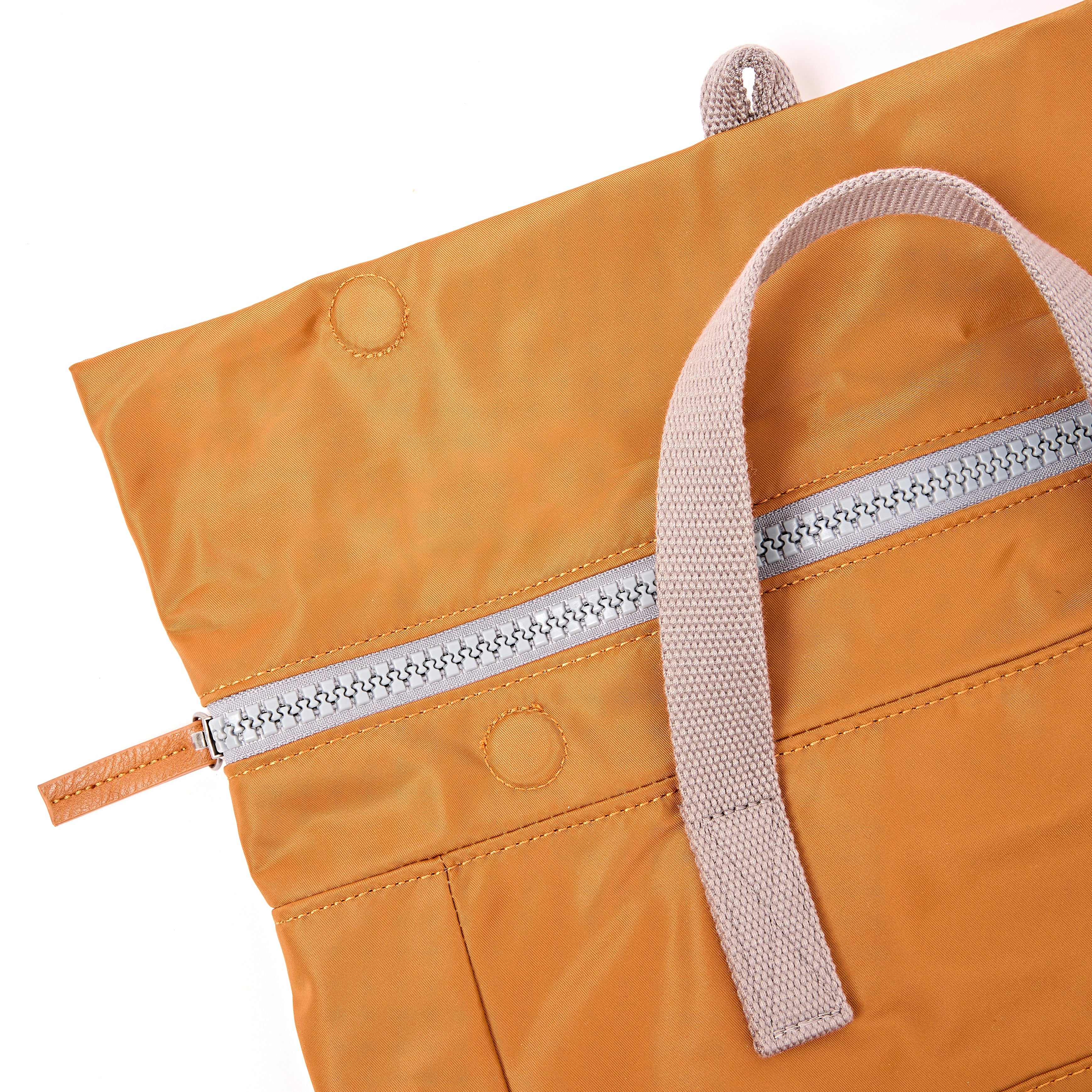 ROKA London - Canfield M rolltop-ryggsäck #Färg_Biscuit