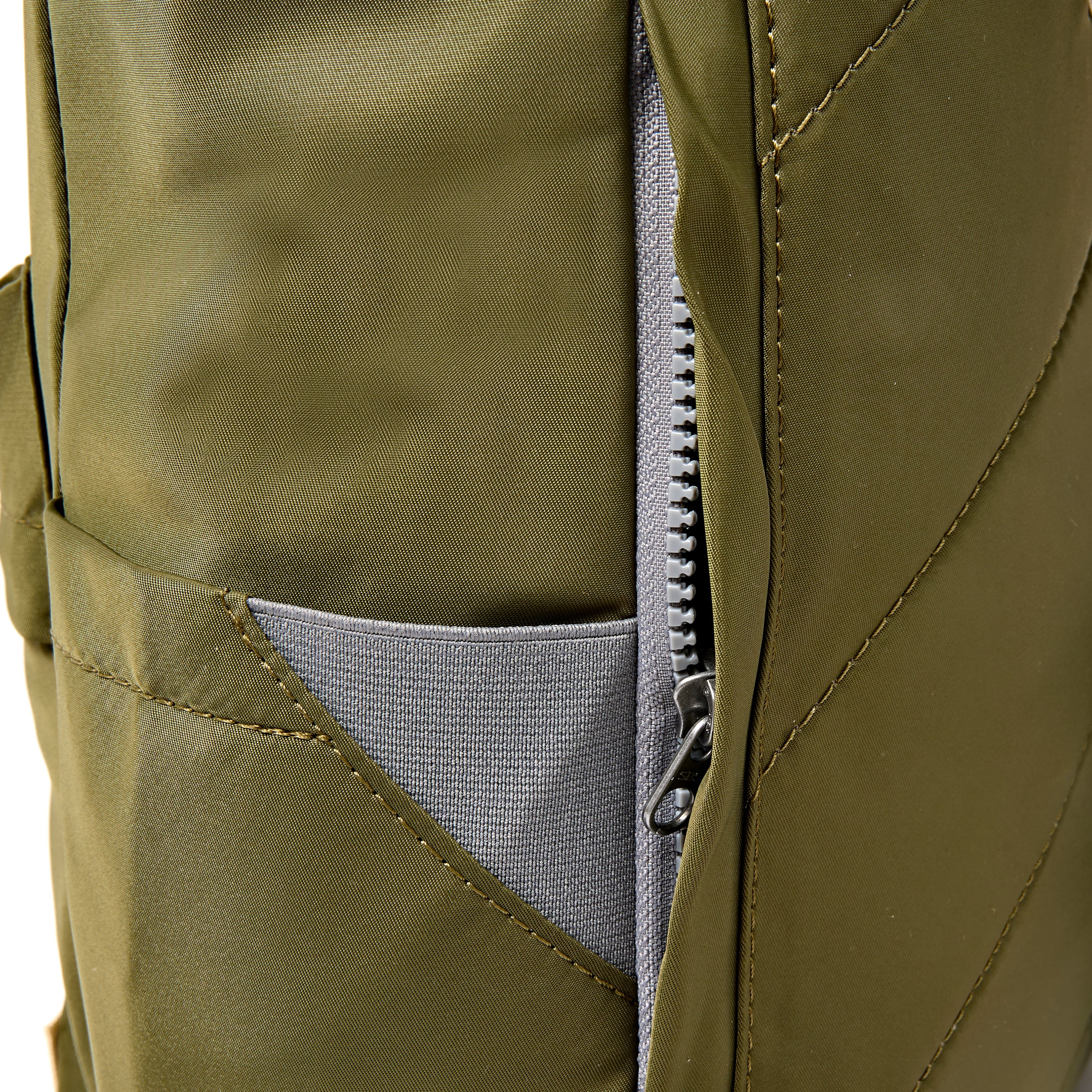 ROKA London - Canfield M rolltop-ryggsäck #Färg_Chive