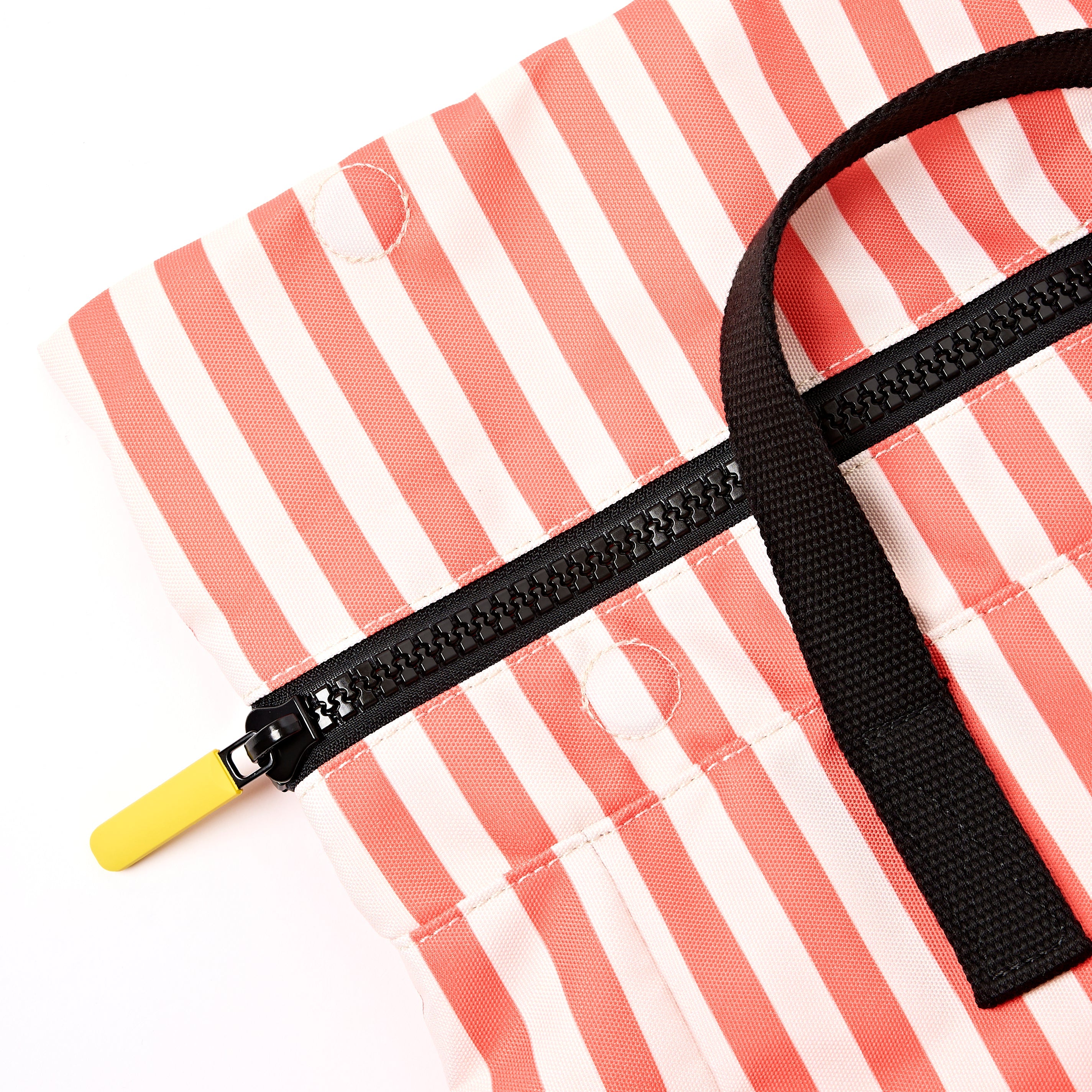 ROKA London - Canfield M rolltop-ryggsäck #Färg_Coral_Stripe