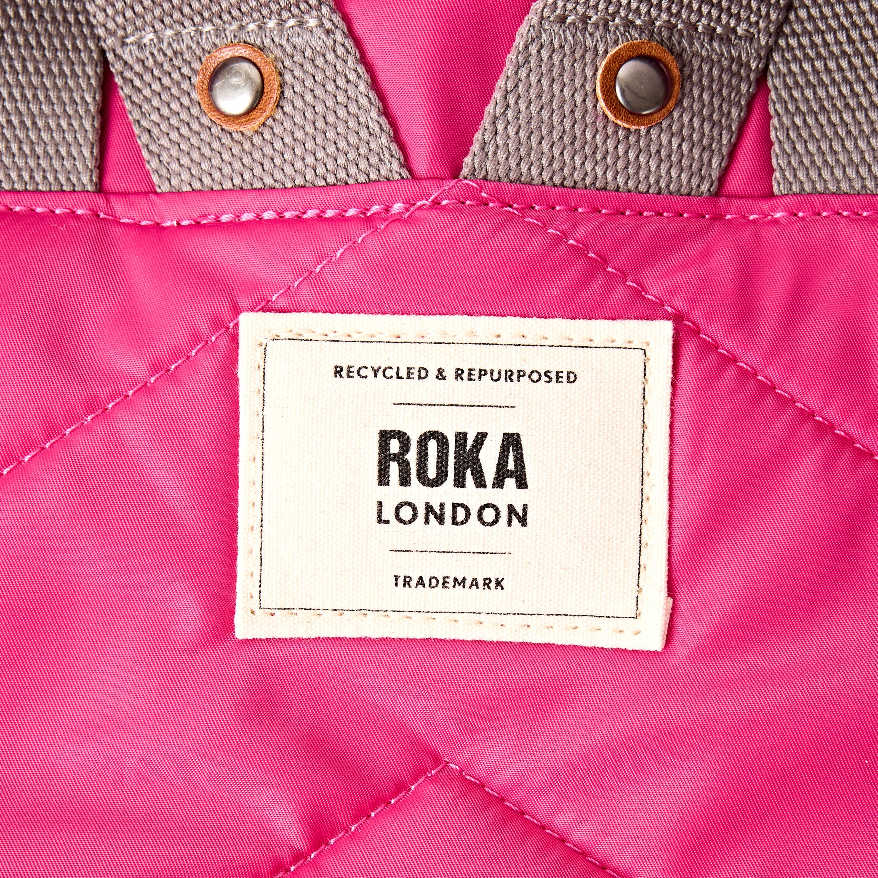ROKA London - Canfield M rolltop-ryggsäck #Färg_Granita_Red