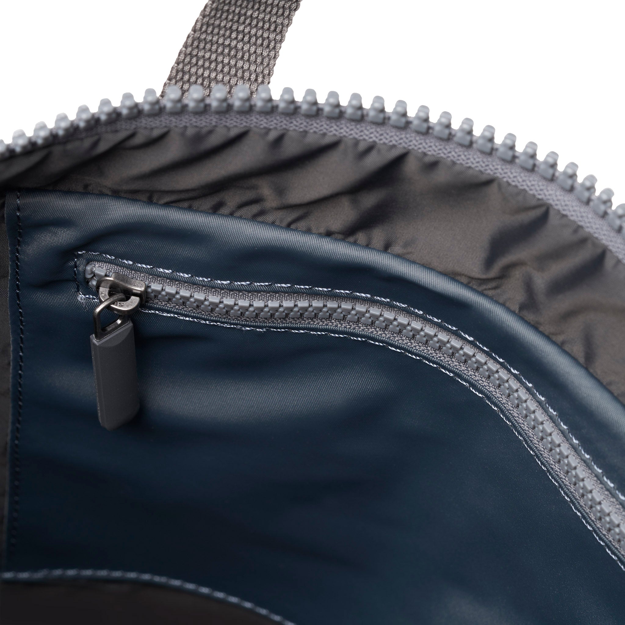 ROKA London - Canfield S rolltop-ryggsäck #Färg_Grey_Tonal