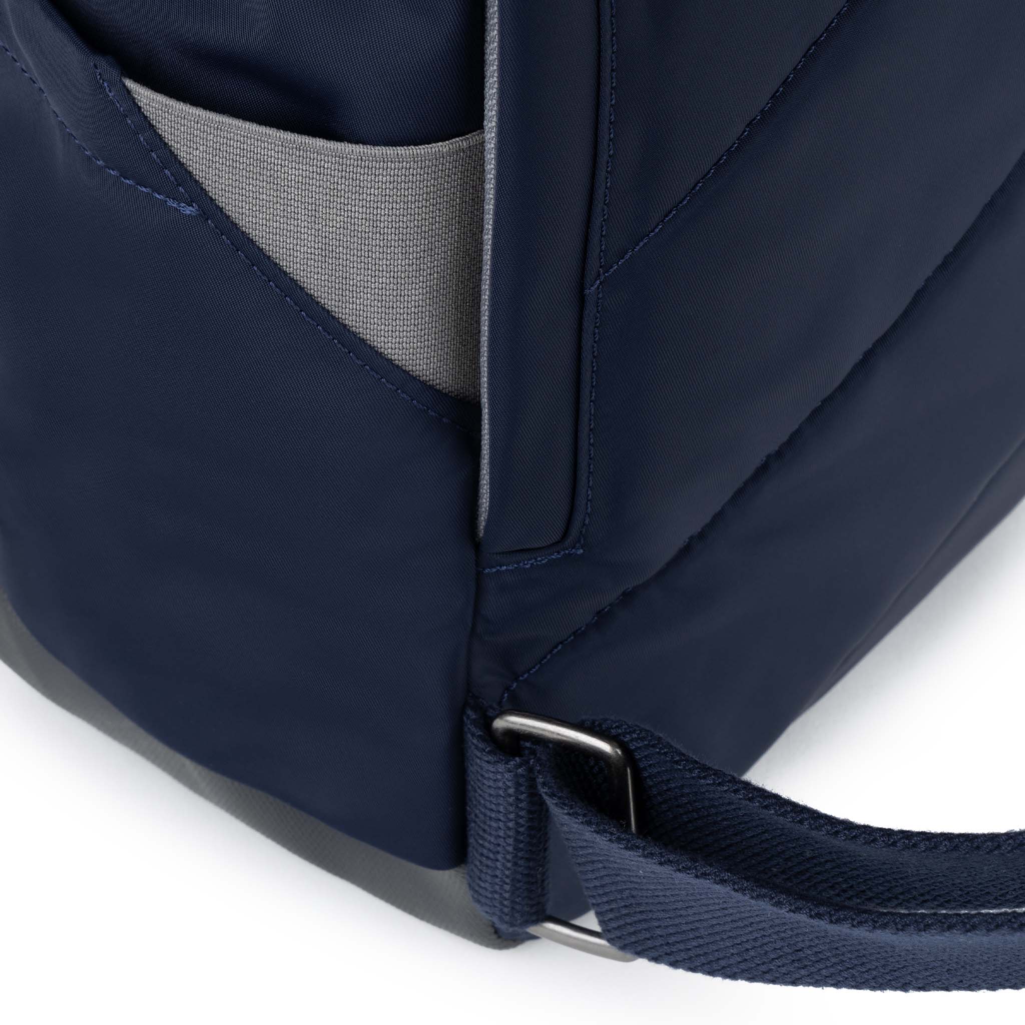 ROKA London - Canfield M rolltop-ryggsäck #Färg_Indigo_Tonal