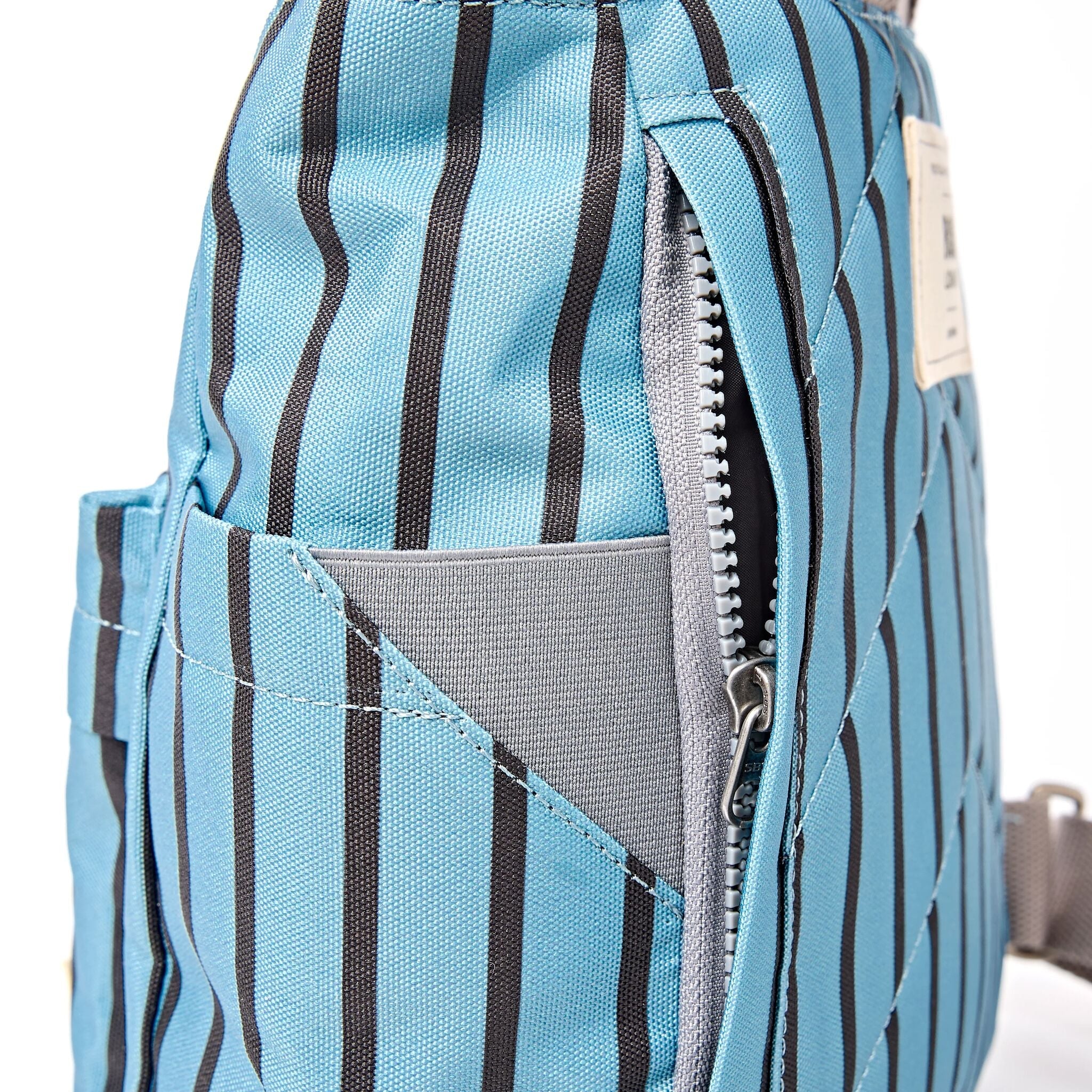 ROKA London - Canfield M rolltop-ryggsäck #Färg_Blue_Stripe