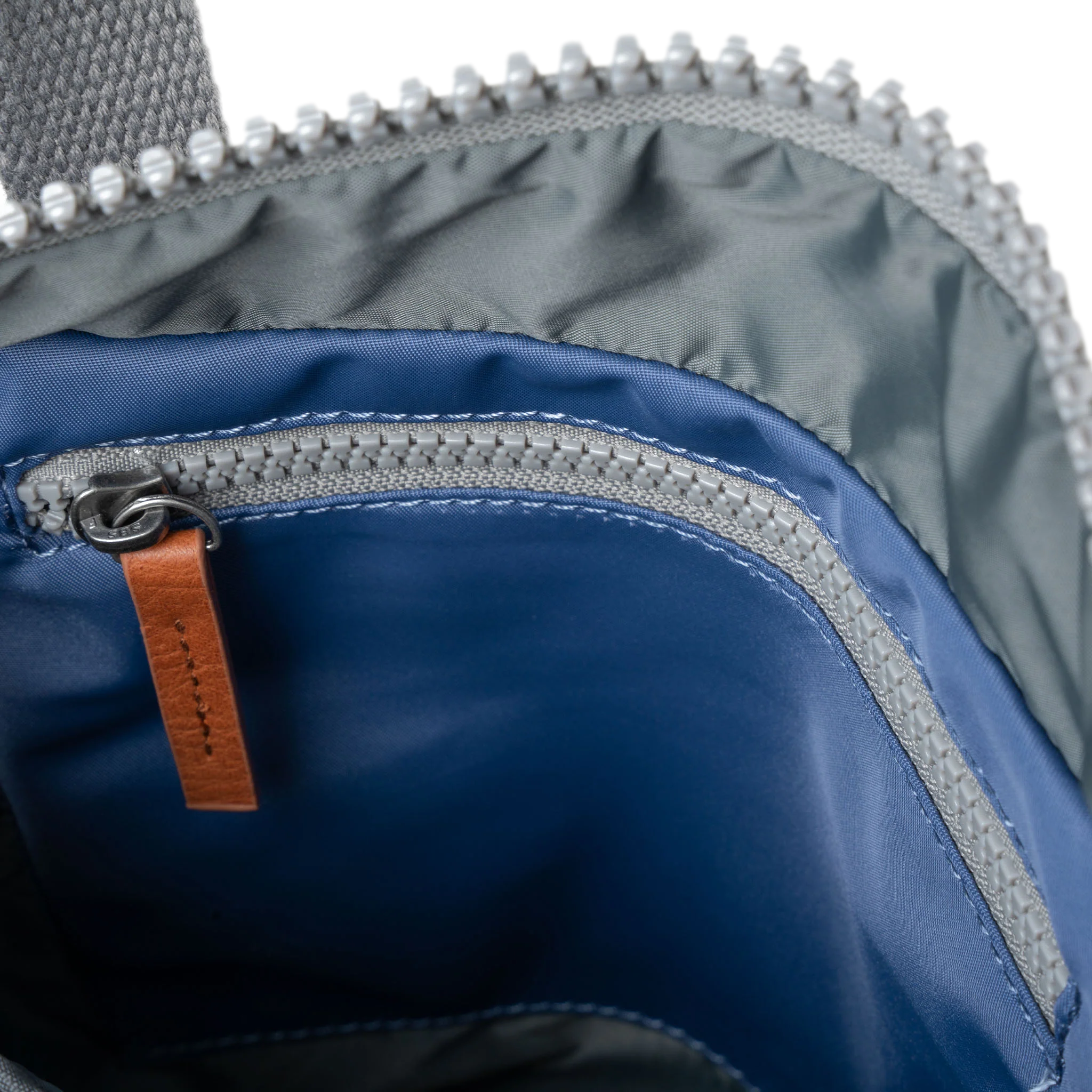 ROKA London - Canfield S rolltop-ryggsäck #Färg_Burnt_Blue