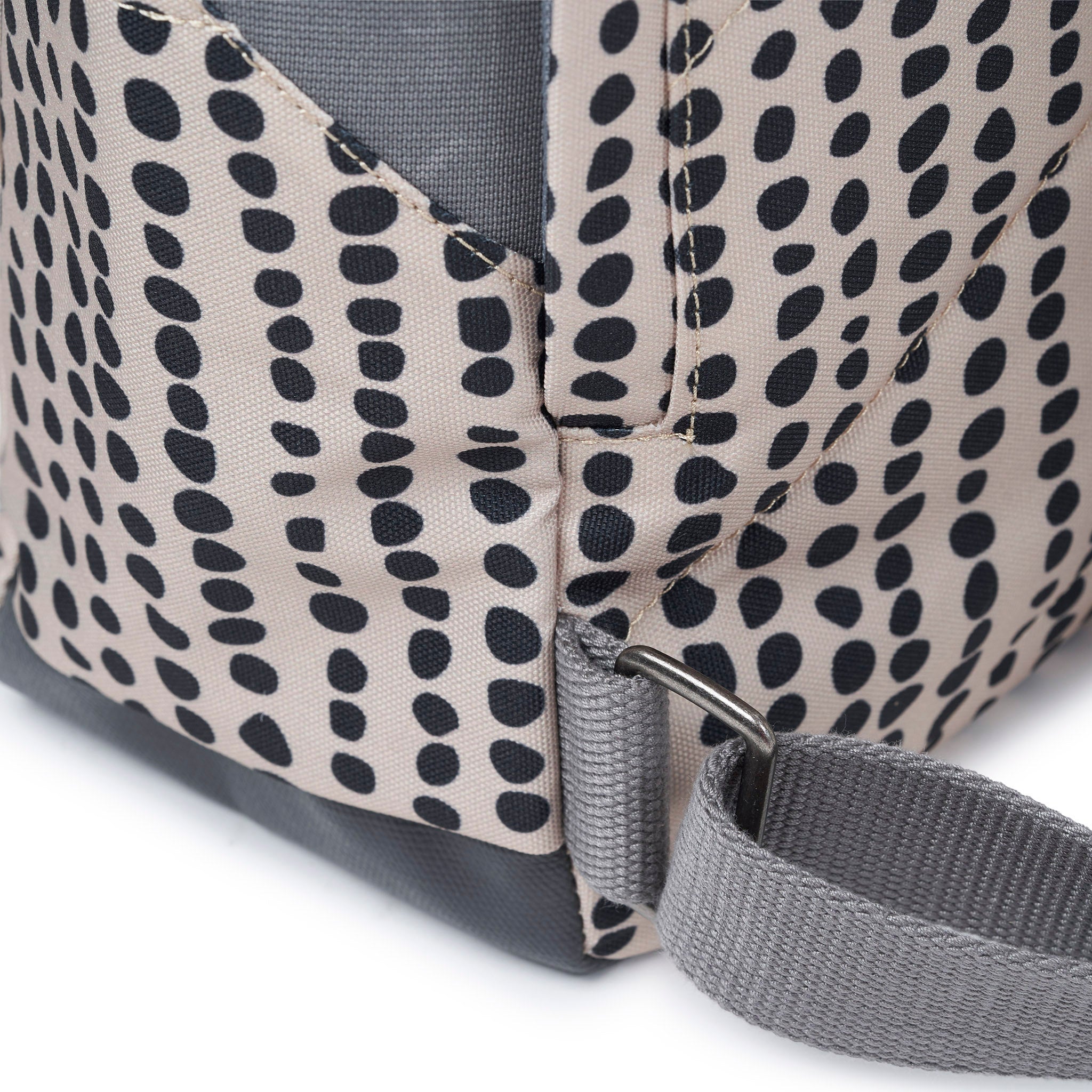ROKA London - Canfield M rolltop-ryggsäck #Färg_Linear_Dot