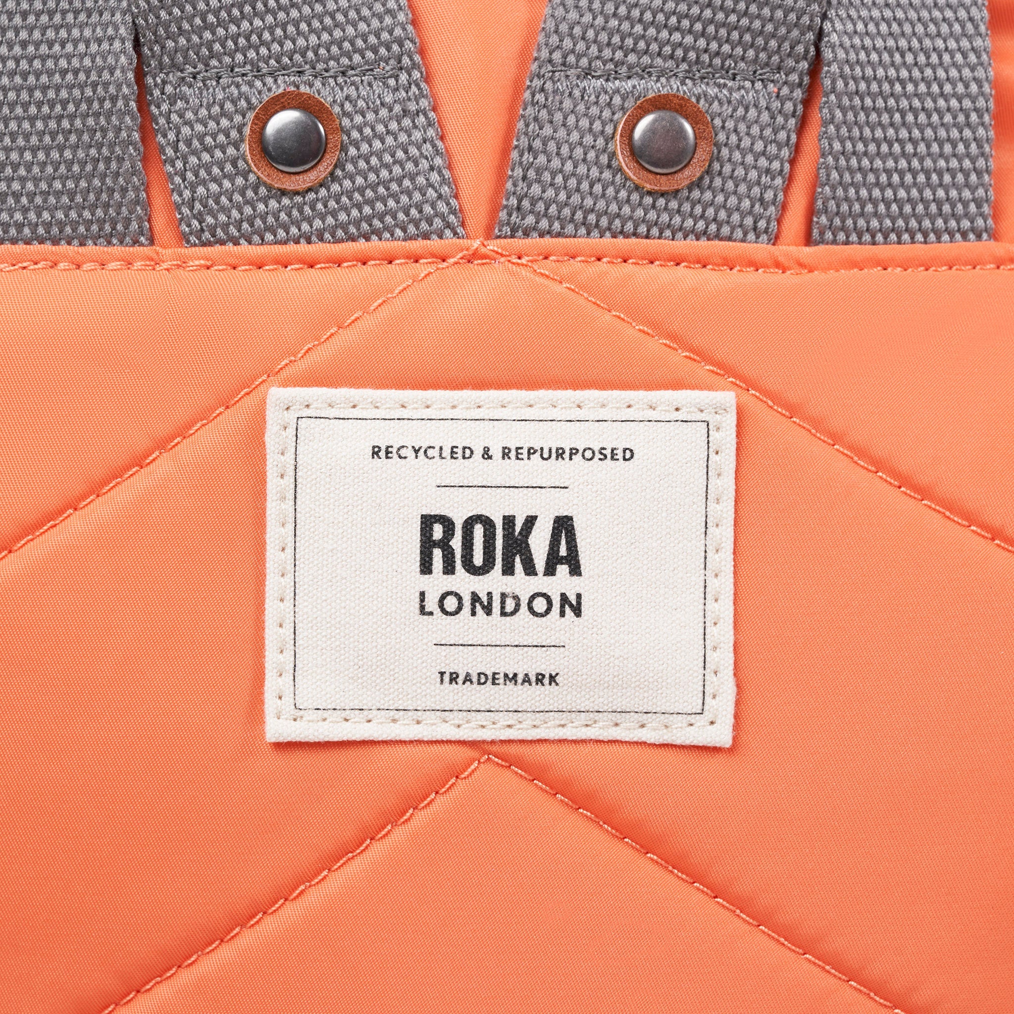ROKA London - Canfield S rolltop-ryggsäck #Färg_Firecracker