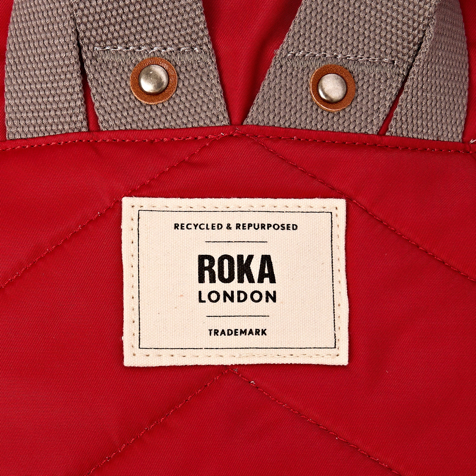 ROKA London - Canfield S rolltop-ryggsäck #Färg_Cranberry_Stripe