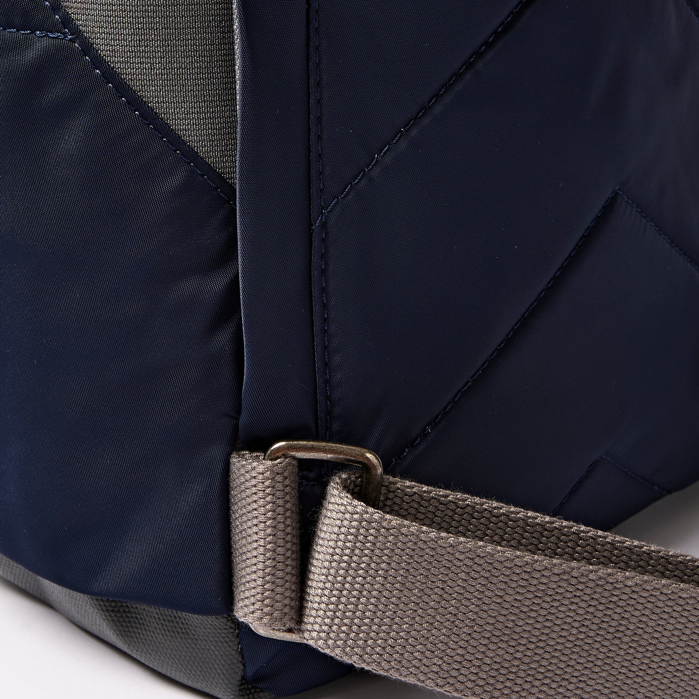 ROKA London - Canfield S rolltop-ryggsäck #Färg_Midnight_Stripe