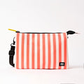 ROKA London - Carnaby XL XL Carnaby crossbody-väska #Färg_Coral_Stripe