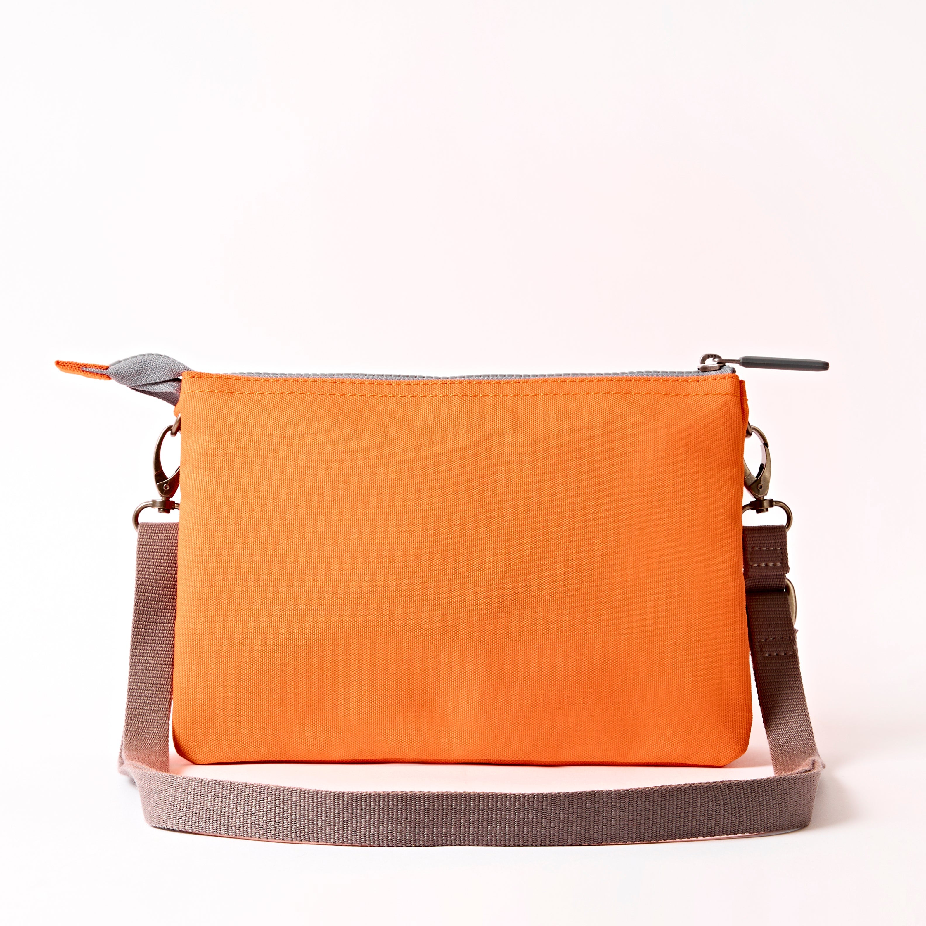 ROKA London - Carnaby XL XL Carnaby crossbody-väska #Färg_Jaffa_Orange