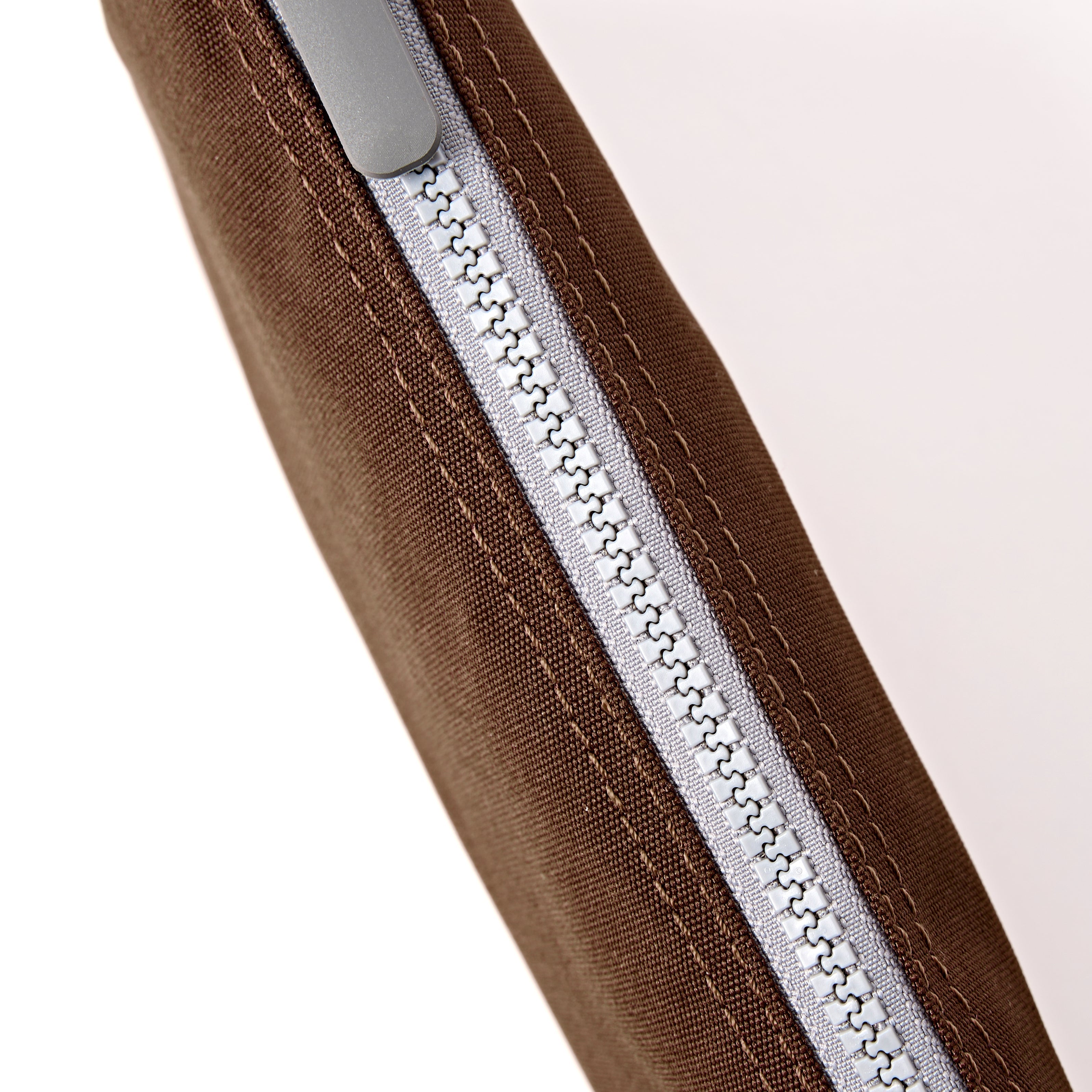 ROKA London - Carnaby XL XL Carnaby crossbody-väska #Färg_Chocolate