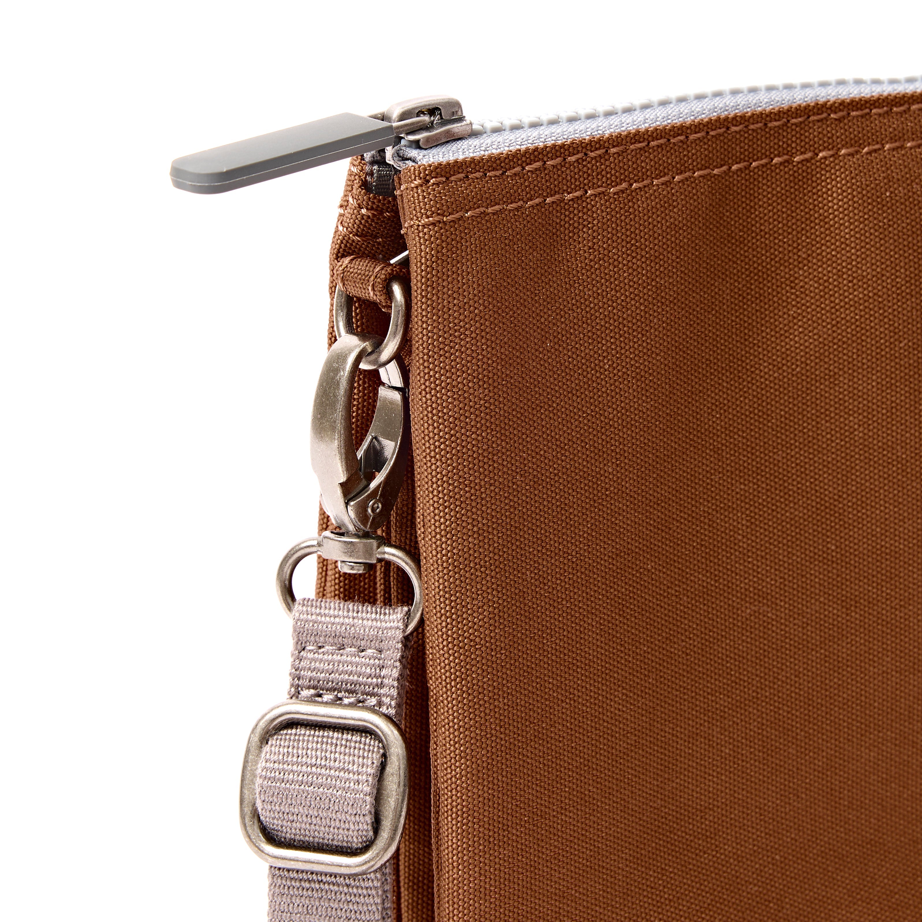 ROKA London - Carnaby XL XL Carnaby crossbody-väska #Färg_Cinnamon