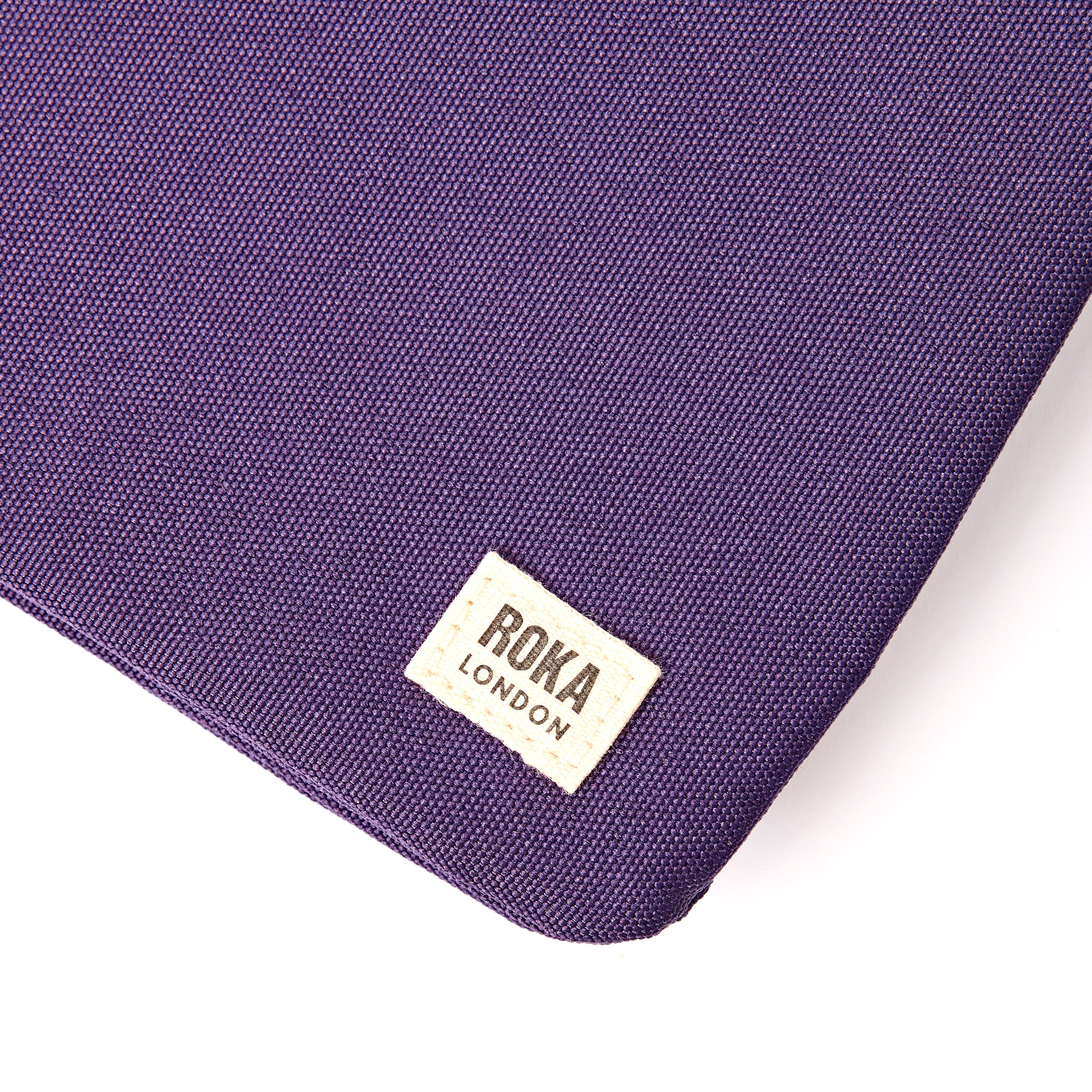 ROKA London - Carnaby XL XL Carnaby crossbody-väska #Färg_Deep_Grape