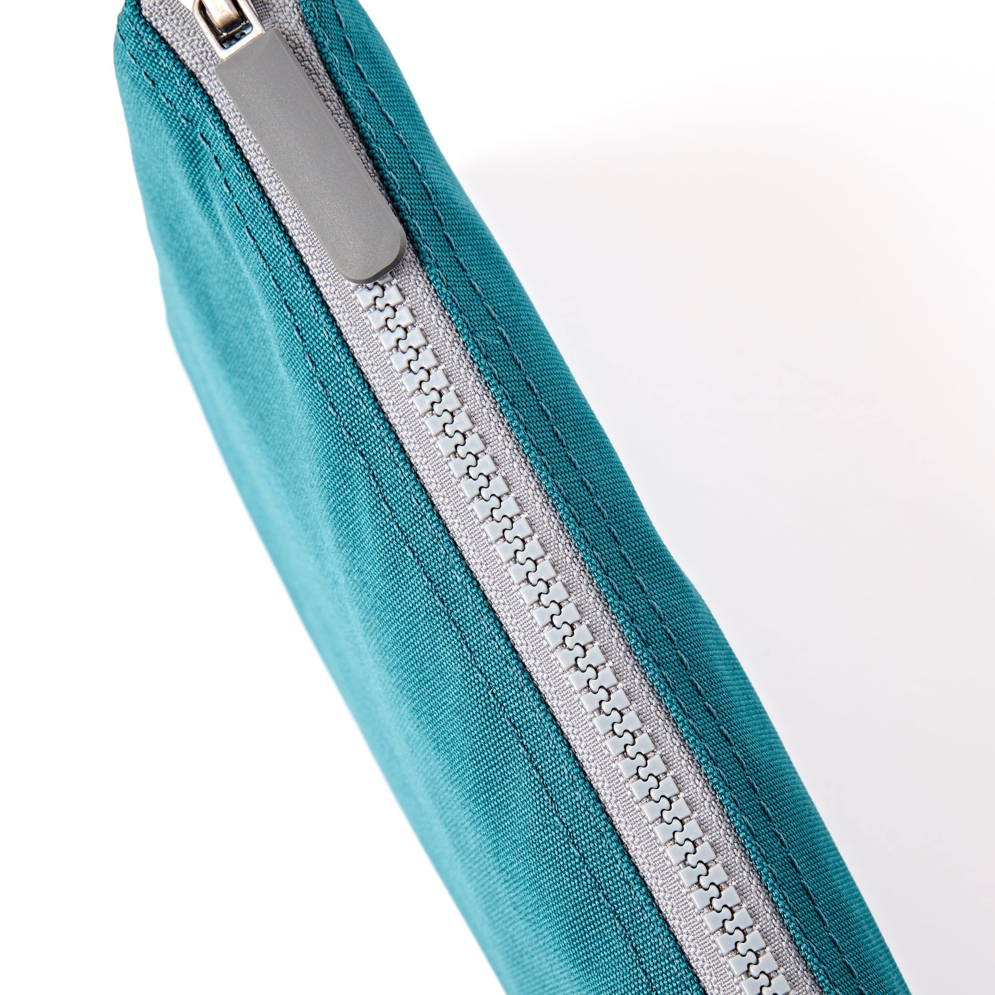 ROKA London - Carnaby XL XL Carnaby crossbody-väska #Färg_Deep_Teal