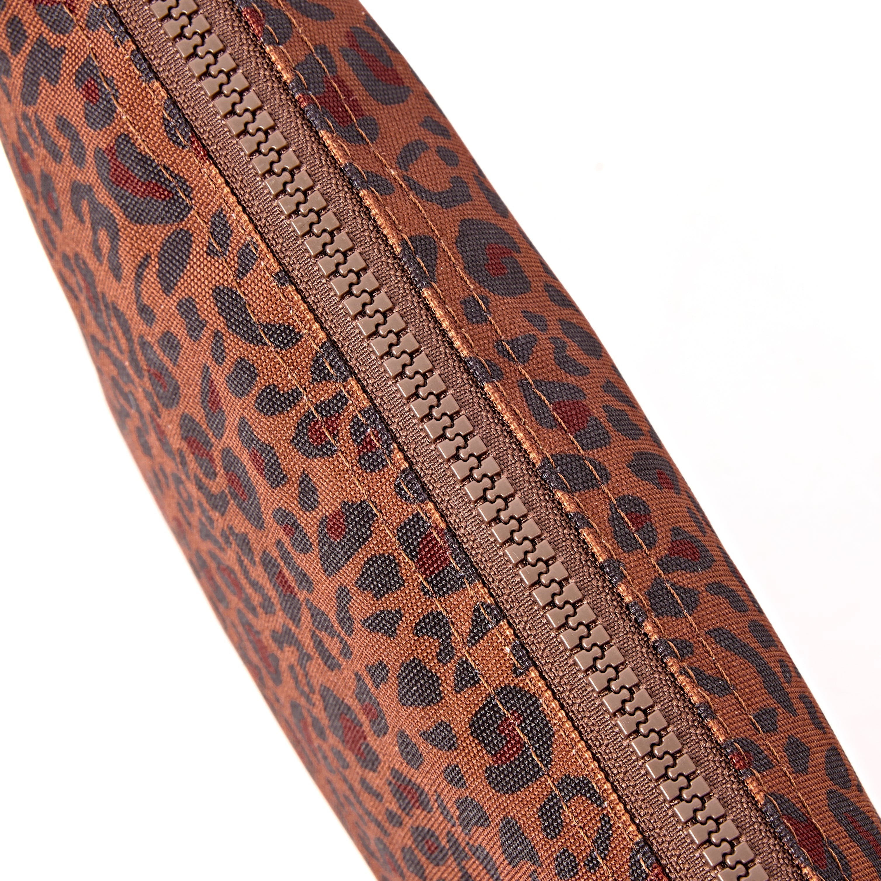 ROKA London - Carnaby XL XL Carnaby crossbody-väska #Färg_Mini_Leopard