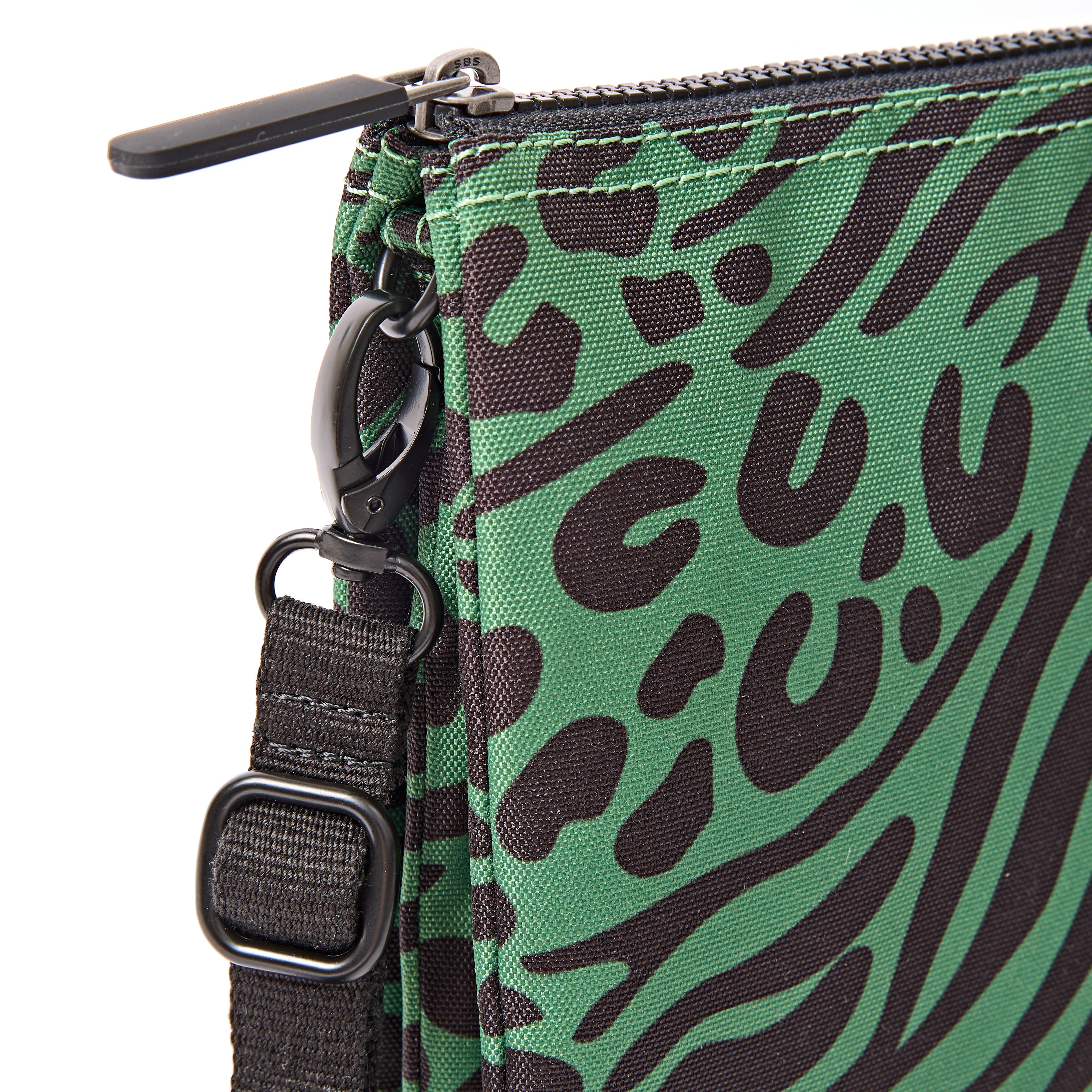 ROKA London - Carnaby XL XL Carnaby crossbody-väska #Färg_Mixed_Animal_Artichoke