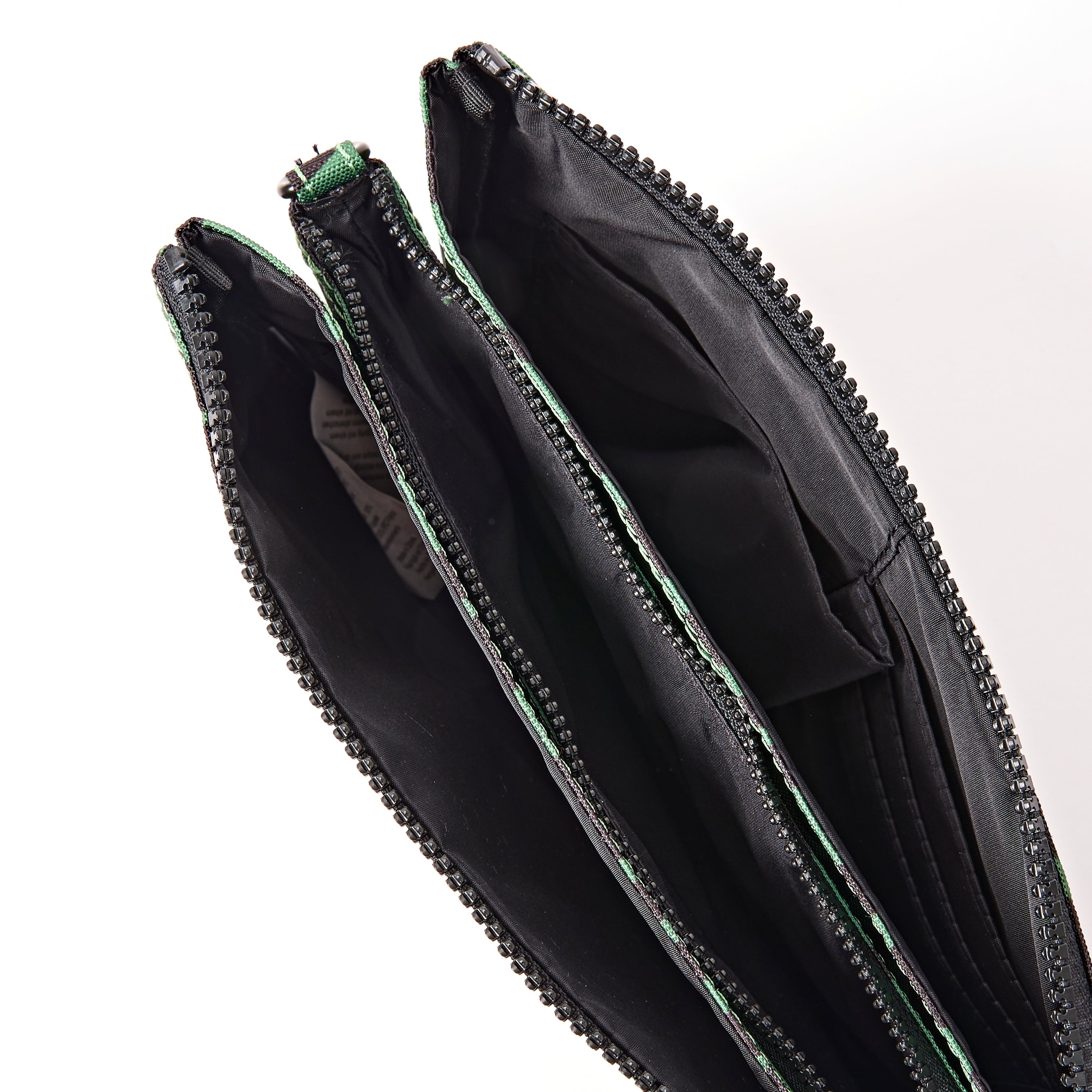 ROKA London - Carnaby XL XL Carnaby crossbody-väska #Färg_Mixed_Animal_Artichoke