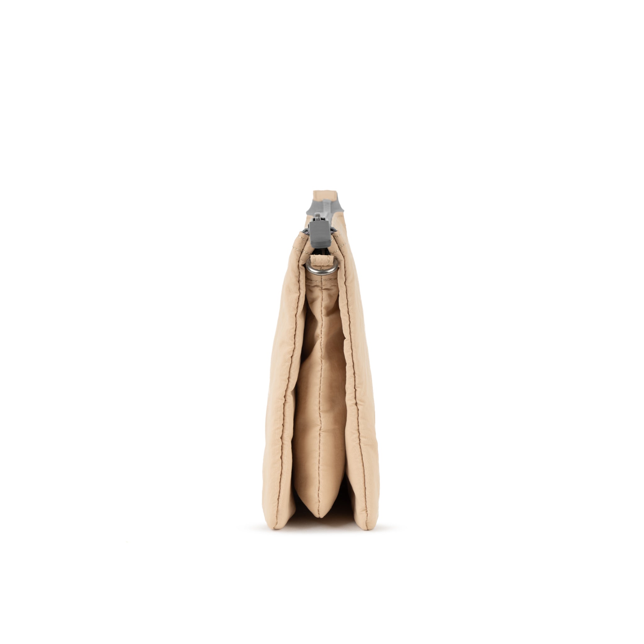 ROKA London - Carnaby XL XL Carnaby crossbody-väska #Färg_Biscotti