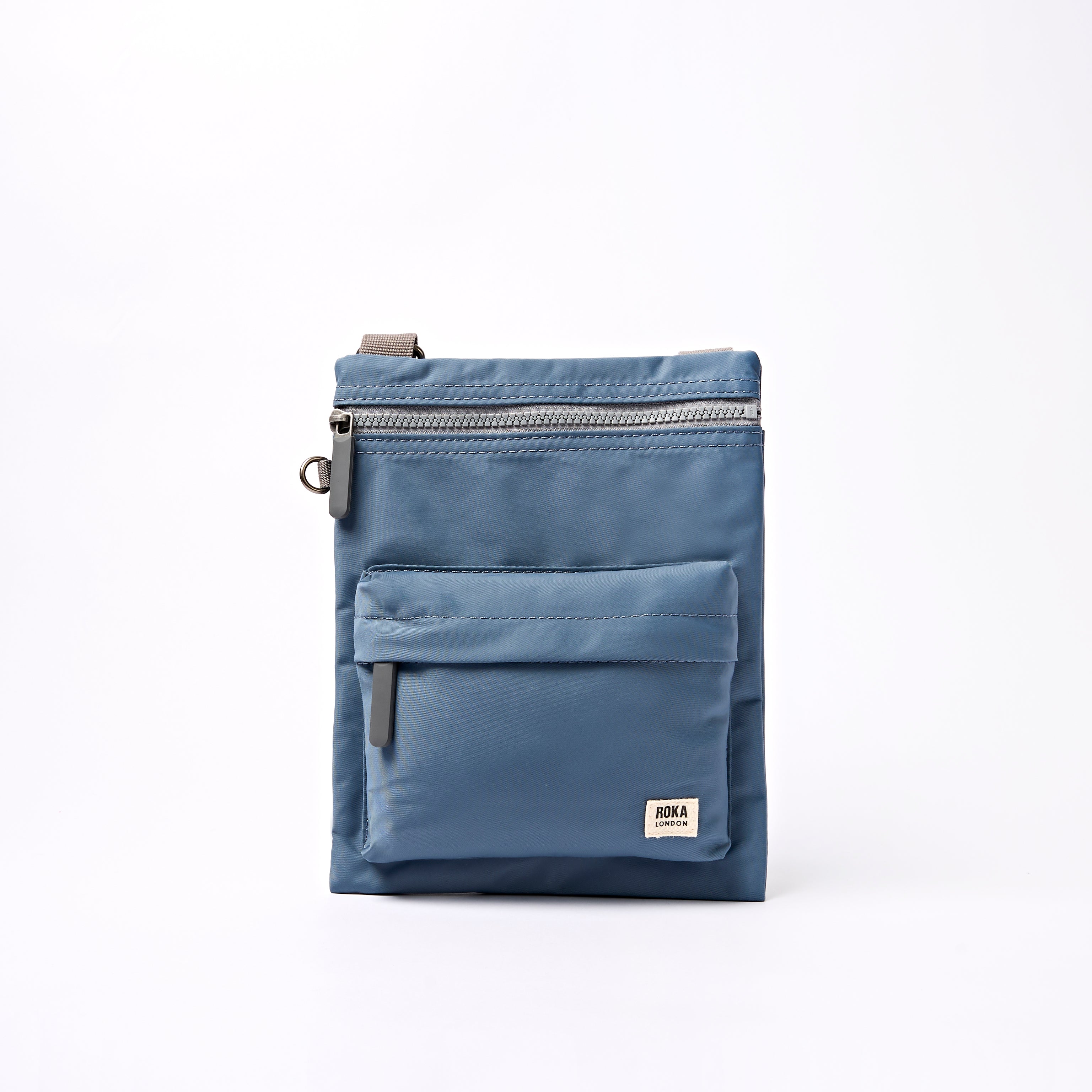 ROKA London - Chelsea B M crossbody-väska #Färg_Airforce