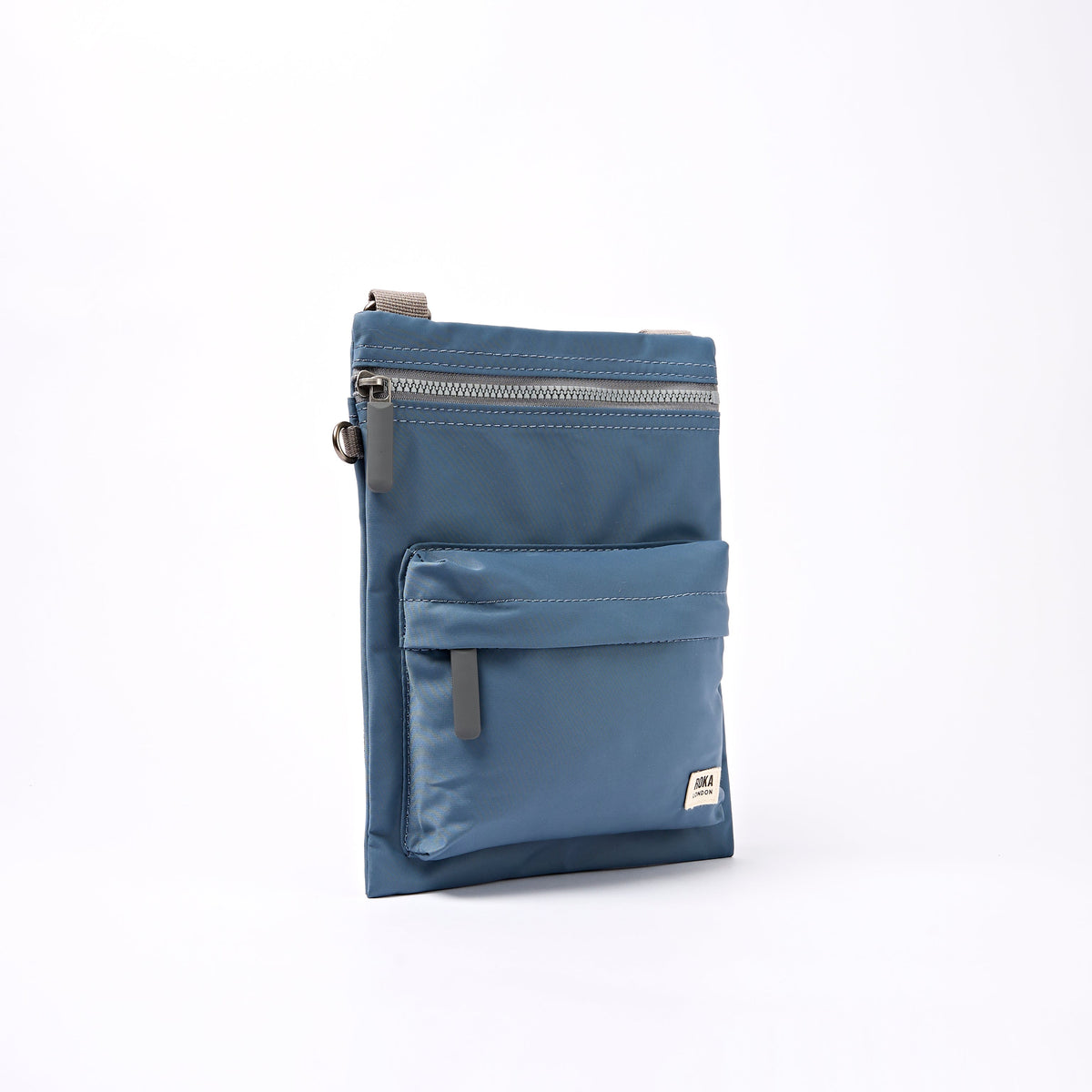 ROKA London - Chelsea B M crossbody-väska #Färg_Airforce