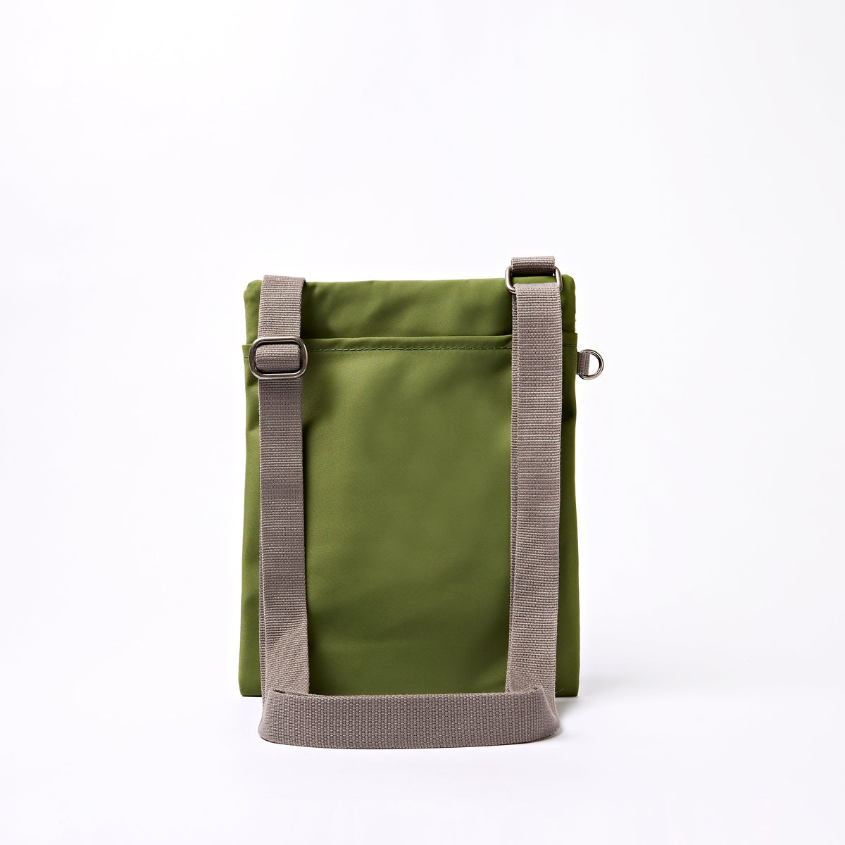 ROKA London - Chelsea B M crossbody-väska #Färg_Avocado