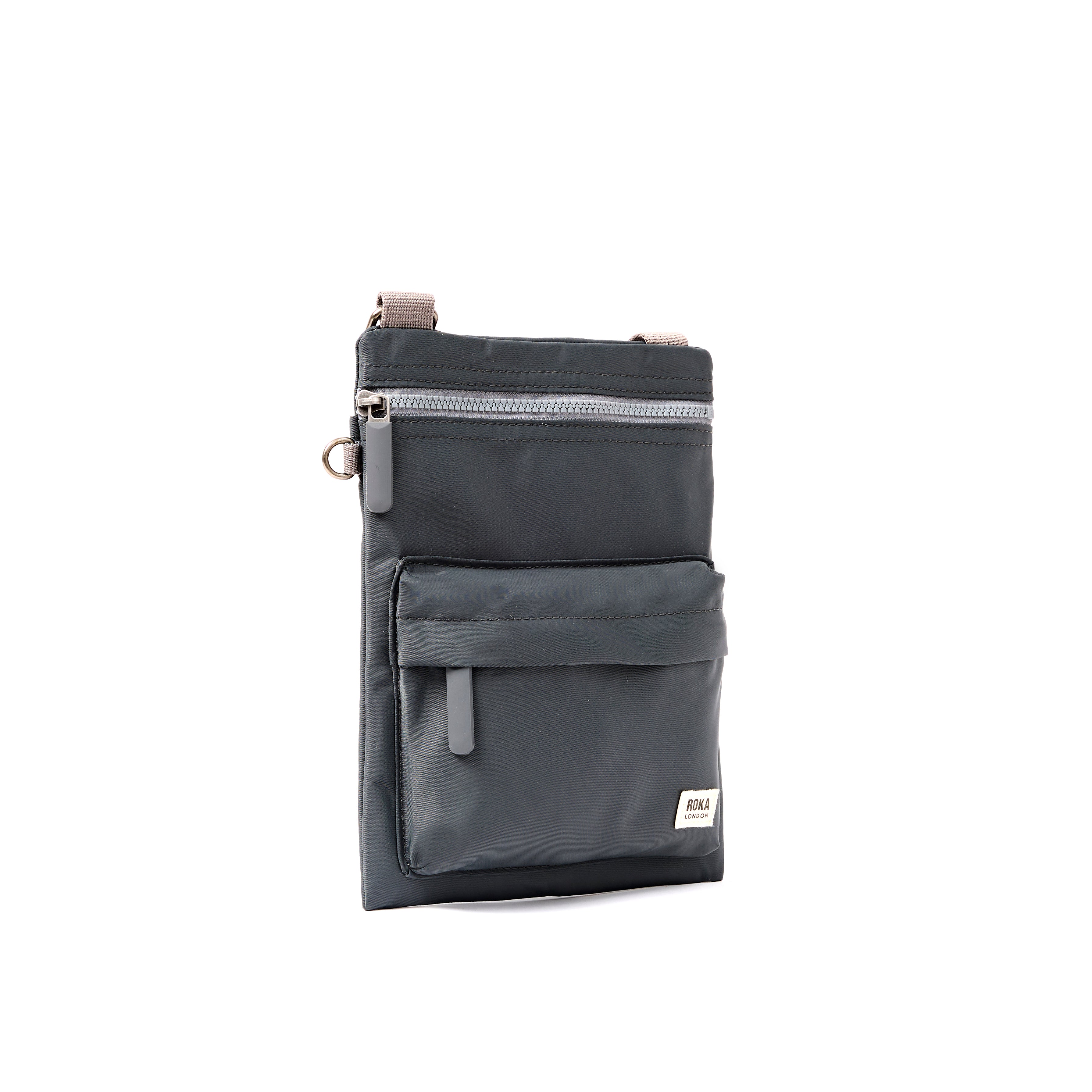 ROKA London - Chelsea B M crossbody-väska #Färg_Beluga