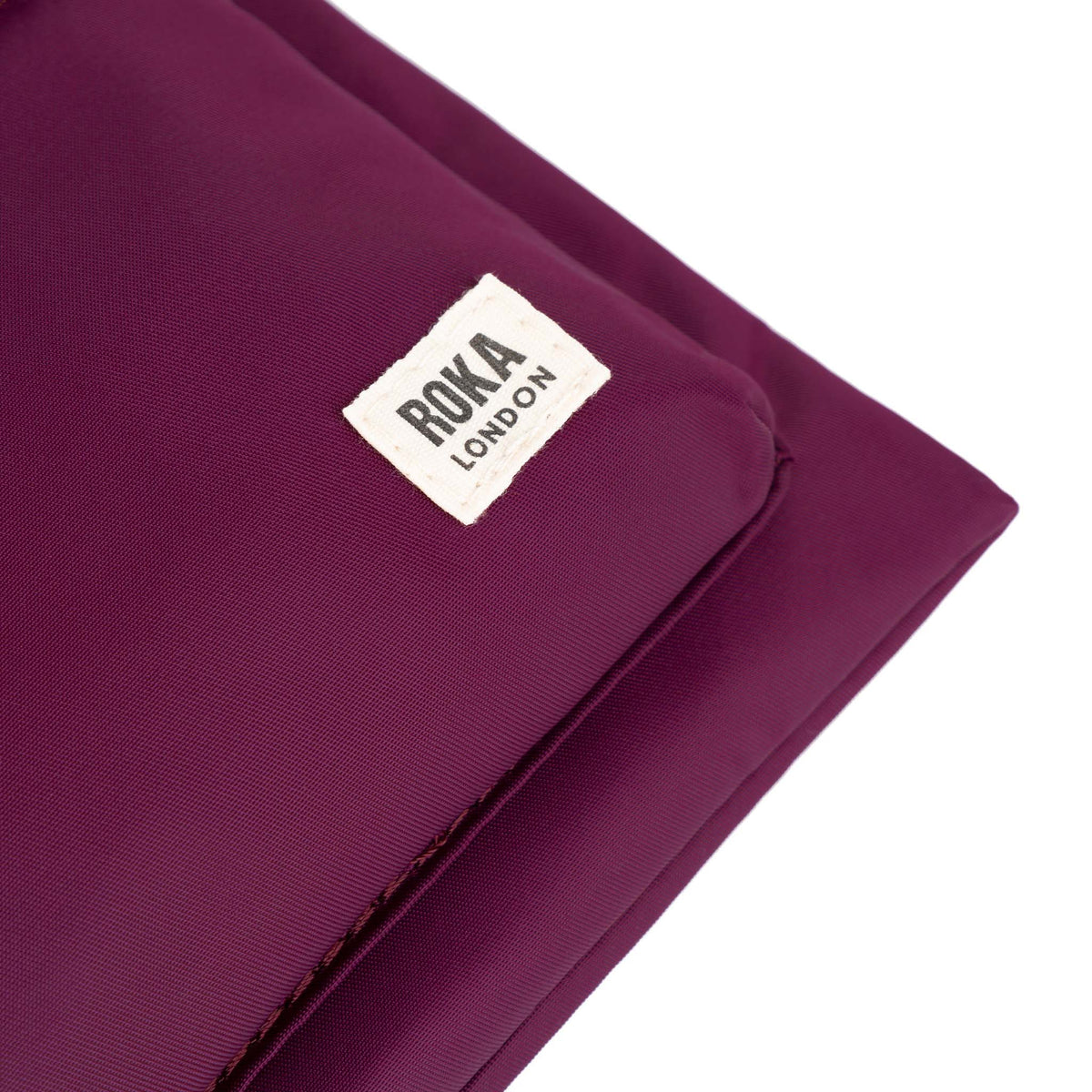ROKA London - Chelsea B M crossbody-väska #Färg_Royal_Burgundy
