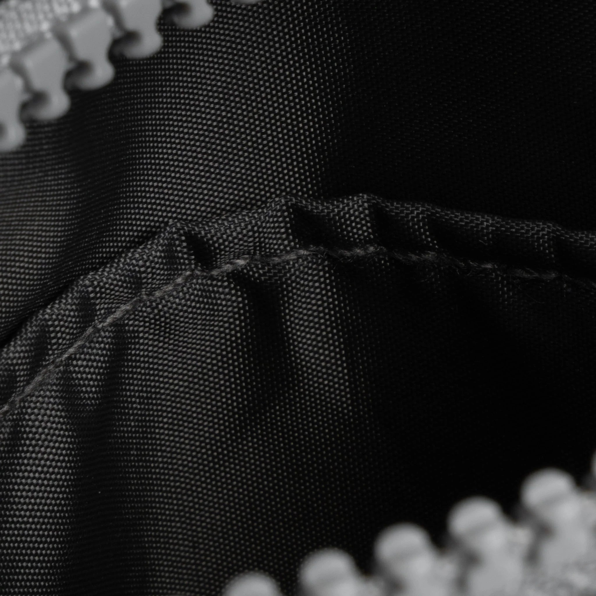 ROKA London - Chelsea XS slingväska med ficka #Färg_Black