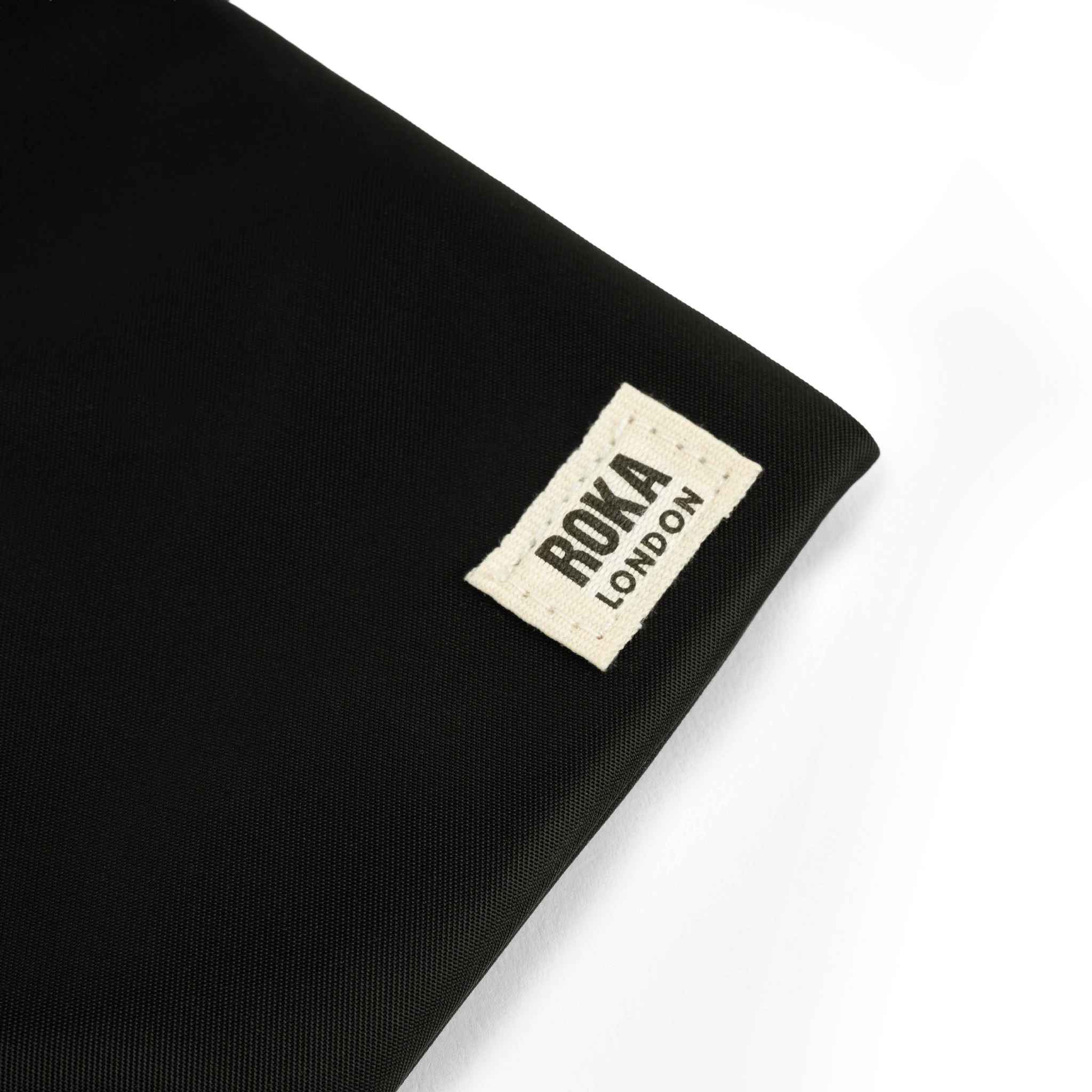 ROKA London - Chelsea XS slingväska med ficka #Färg_Black