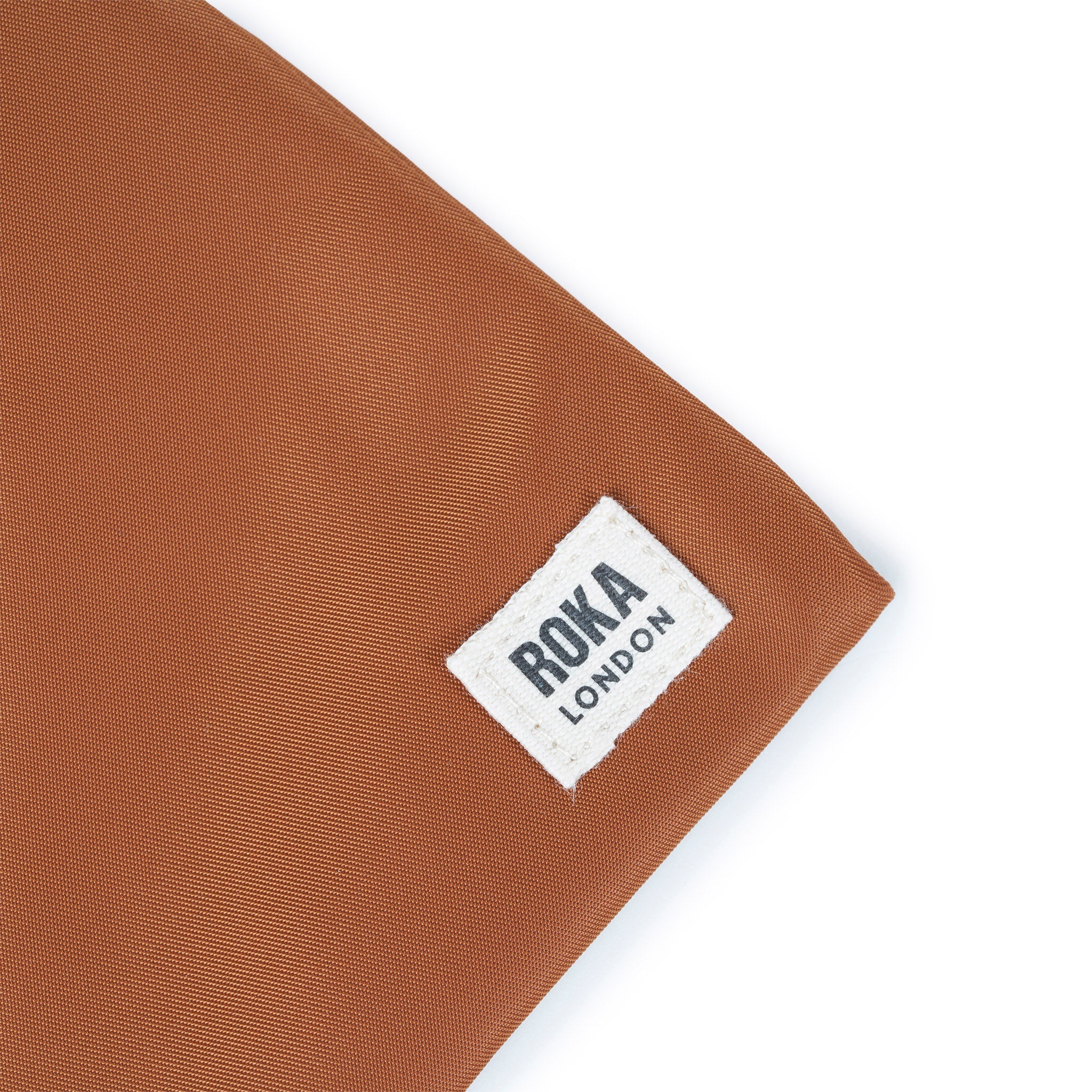 ROKA London - Chelsea XS slingväska med ficka #Färg_Bran