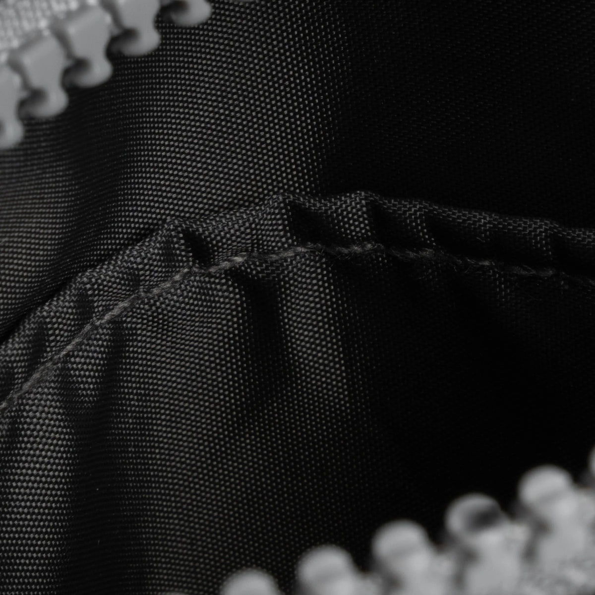 ROKA London - Chelsea XS slingväska med ficka #Färg_Graphite