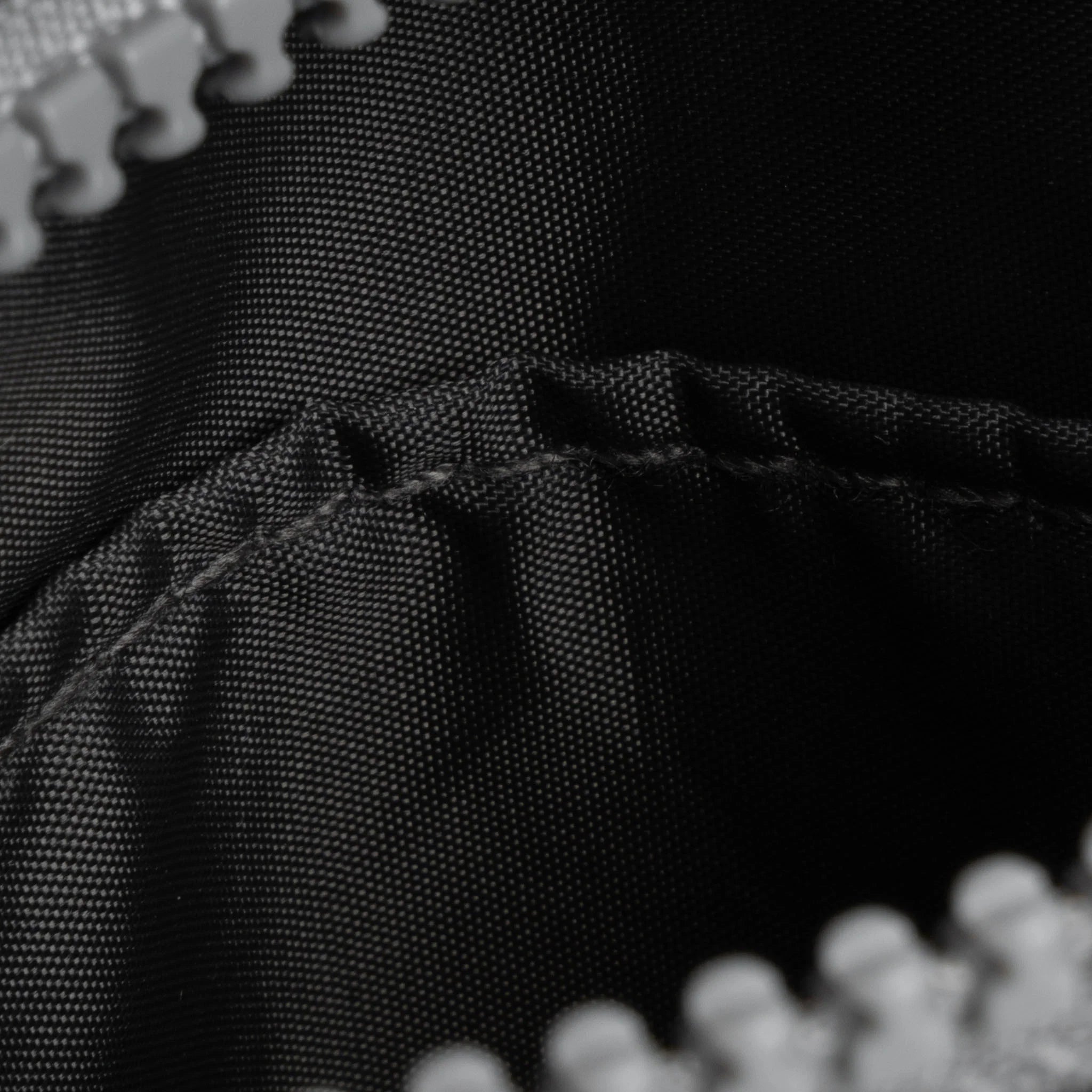 ROKA London - Chelsea XS slingväska med ficka #Färg_Midnight