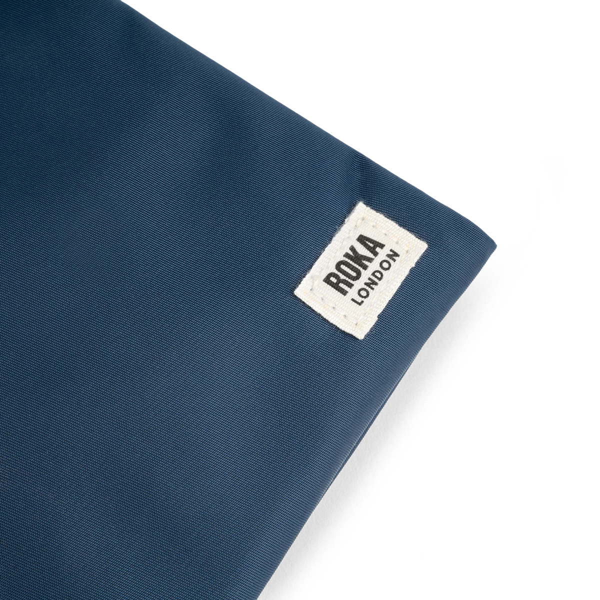 ROKA London - Chelsea XS slingväska med ficka #Färg_Midnight