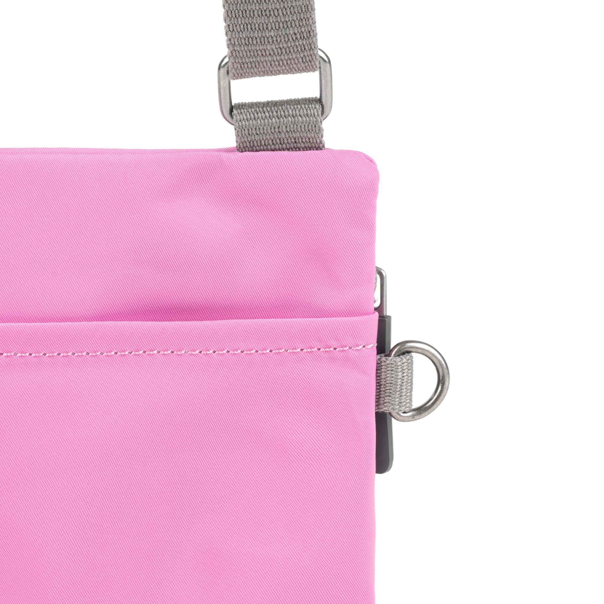 ROKA London - Chelsea XS slingväska med ficka #Färg_Orchid