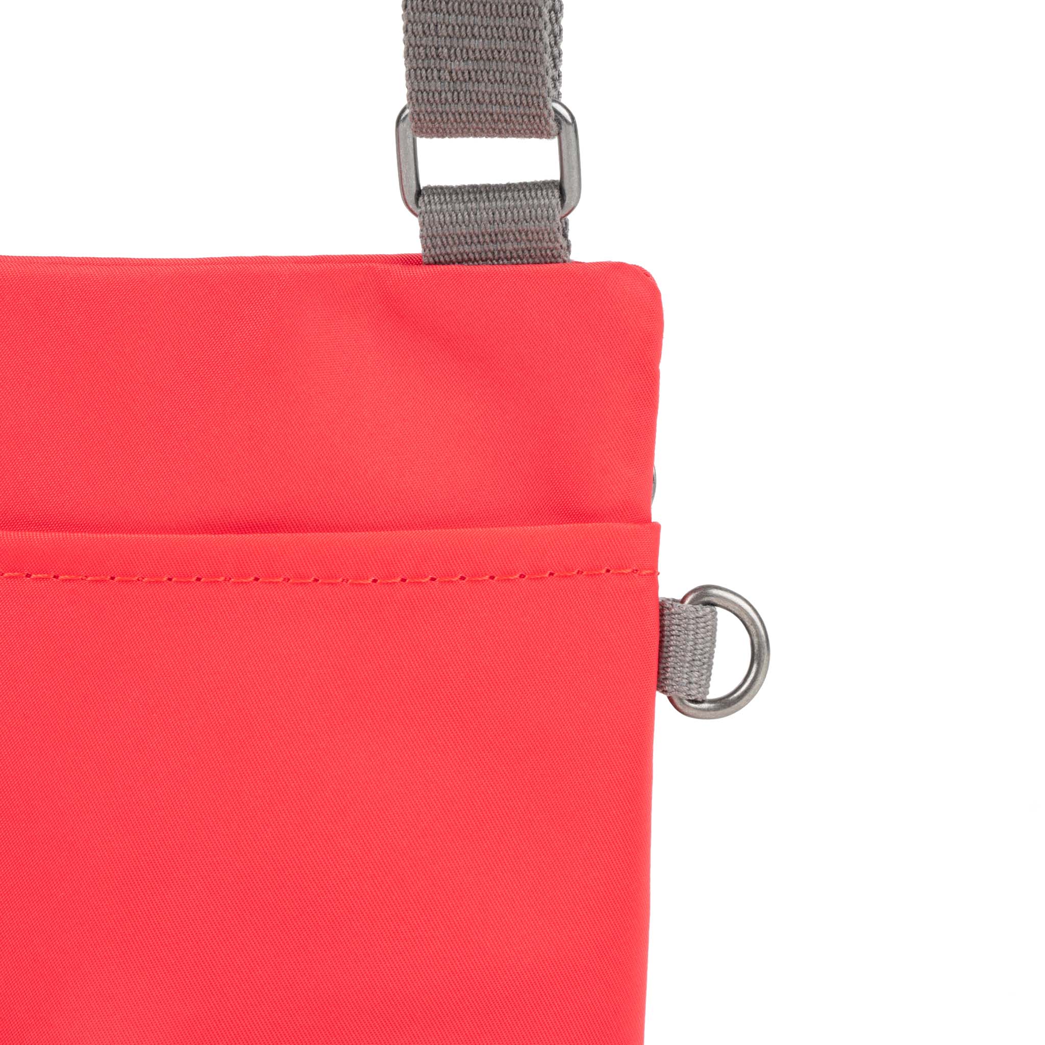 ROKA London - Chelsea XS slingväska med ficka #Färg_Poppy