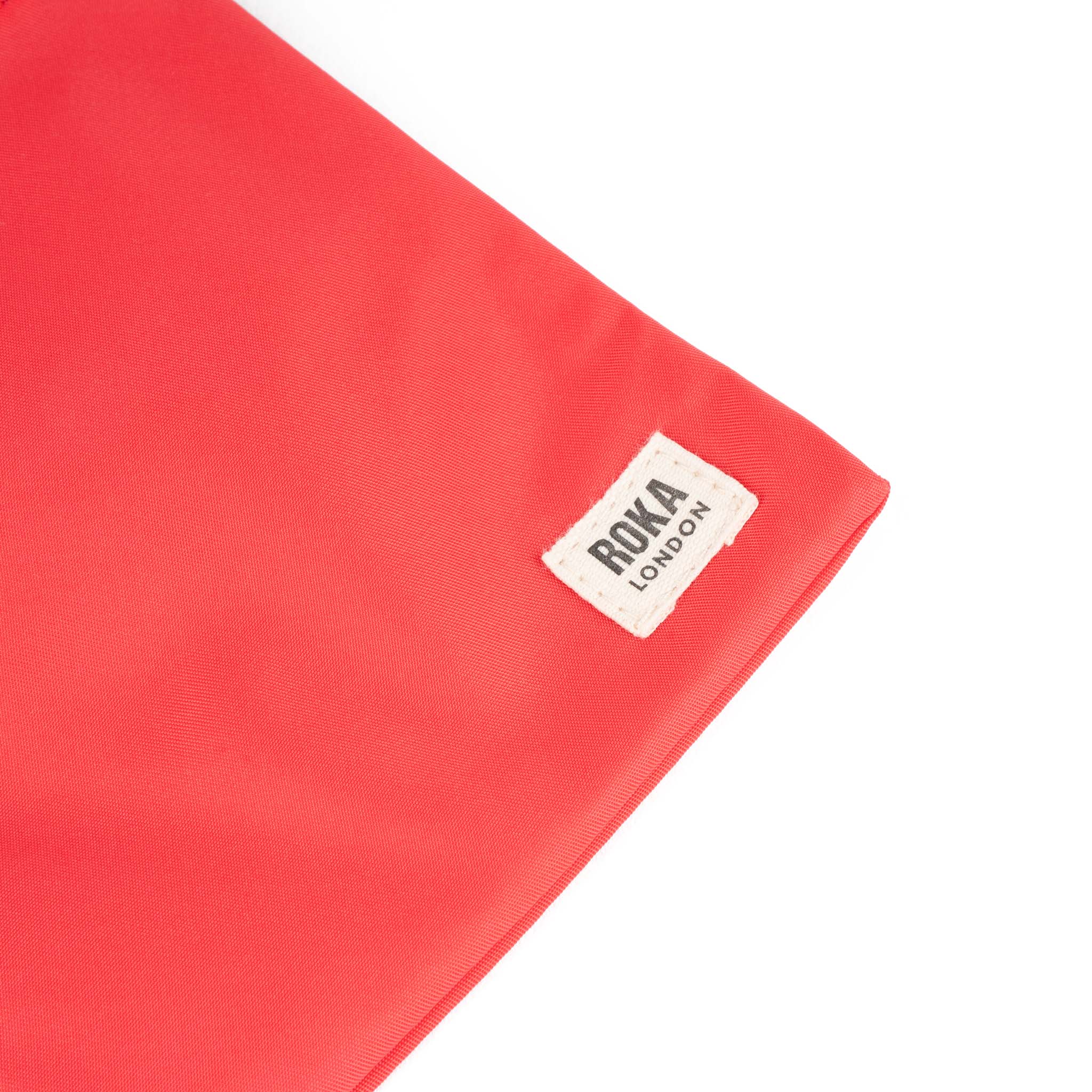 ROKA London - Chelsea XS slingväska med ficka #Färg_Poppy